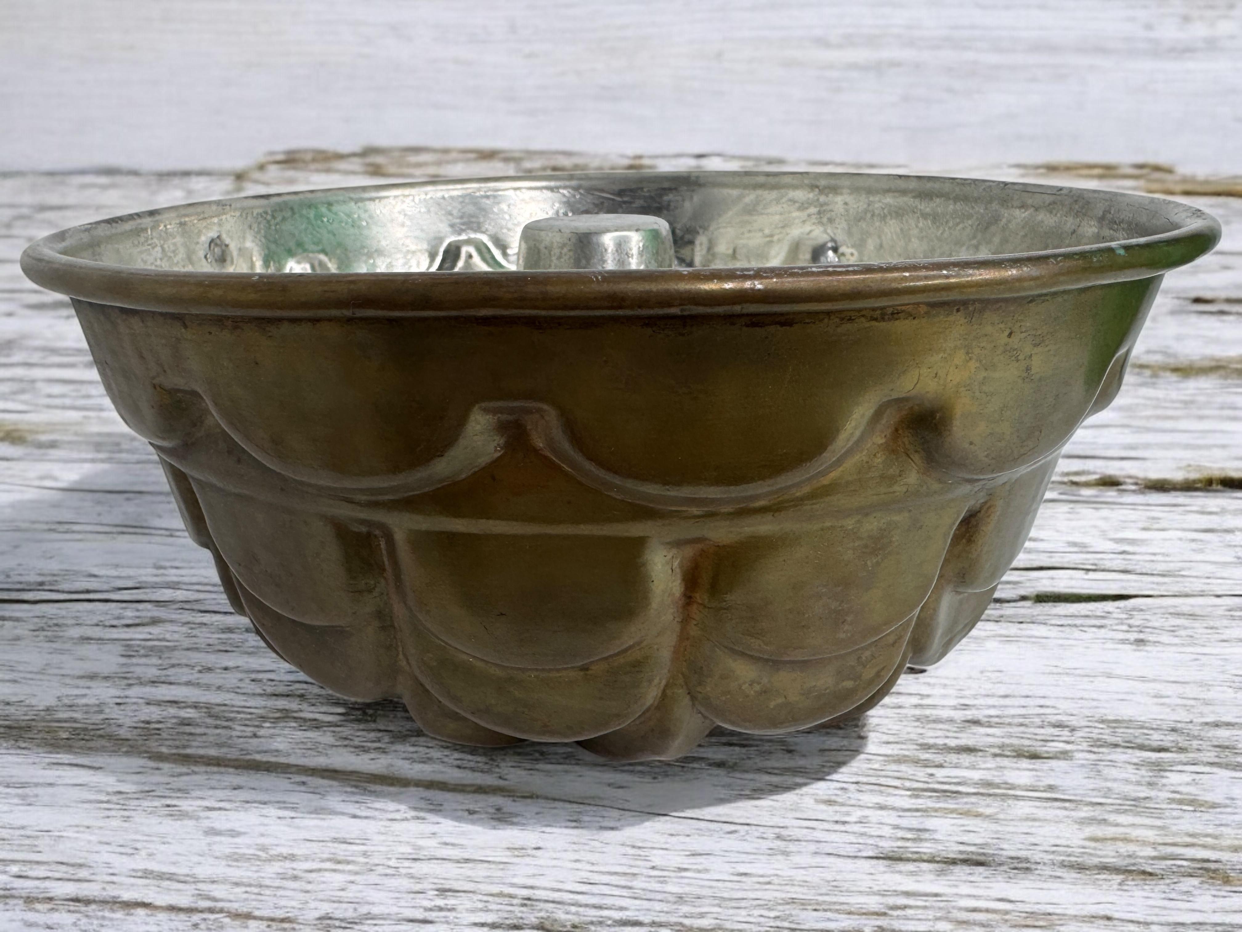 19th to 20th Century Copper Backing Cake Mold, German Antique 1900s For Sale 5