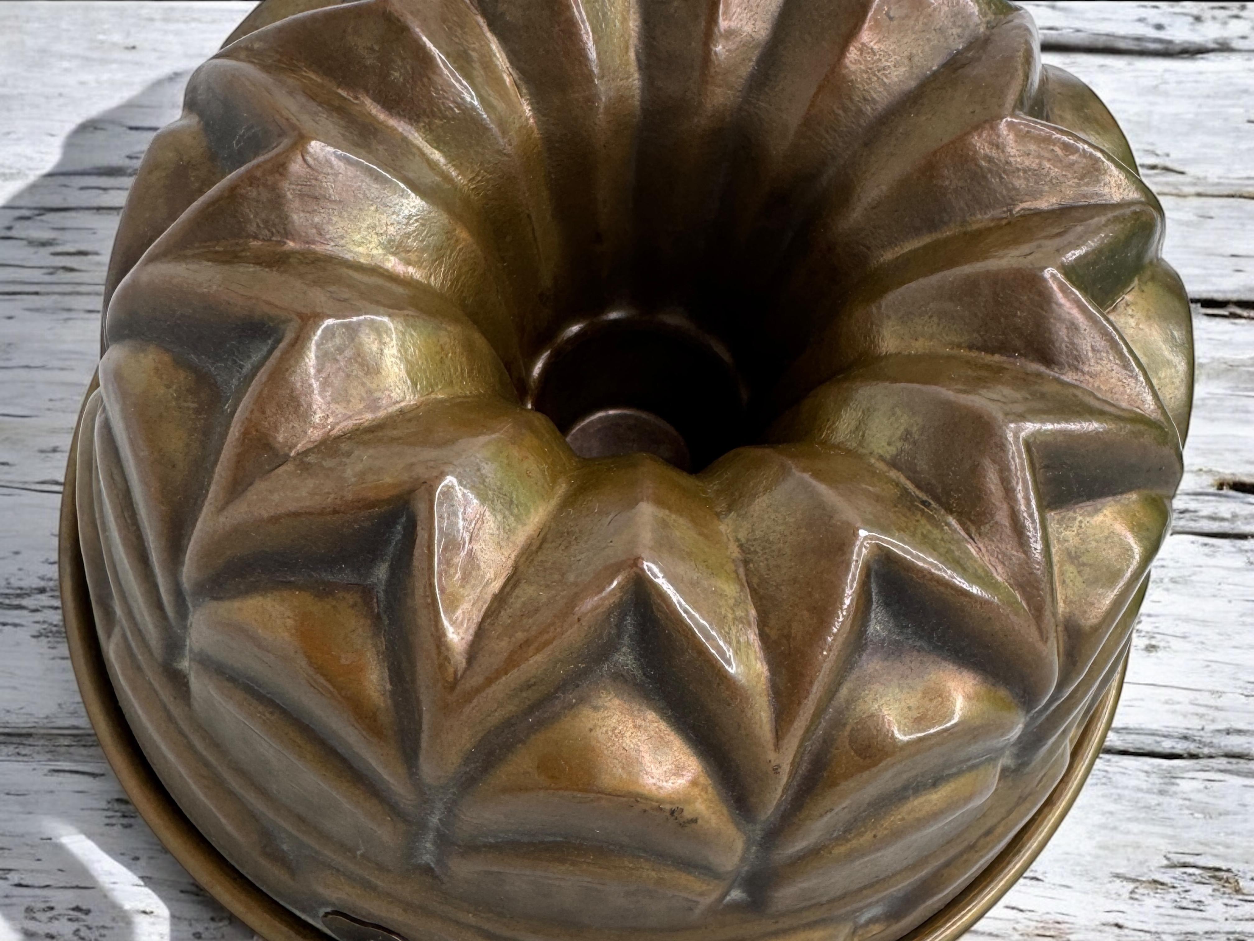 19th to 20th Century Copper Backing Cake Mold, German Antique 1900s For Sale 7