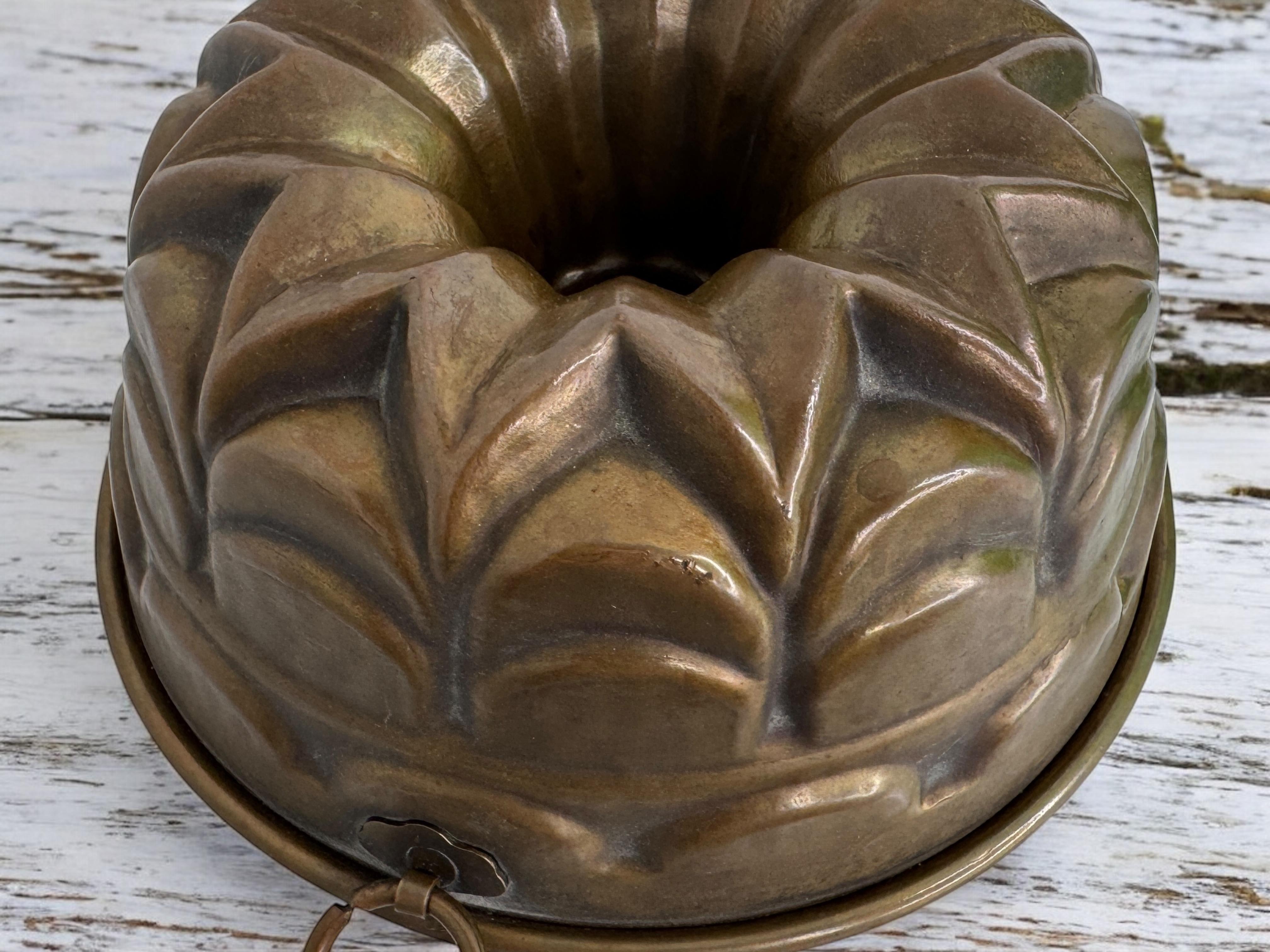 19th to 20th Century Copper Backing Cake Mold, German Antique 1900s For Sale 10