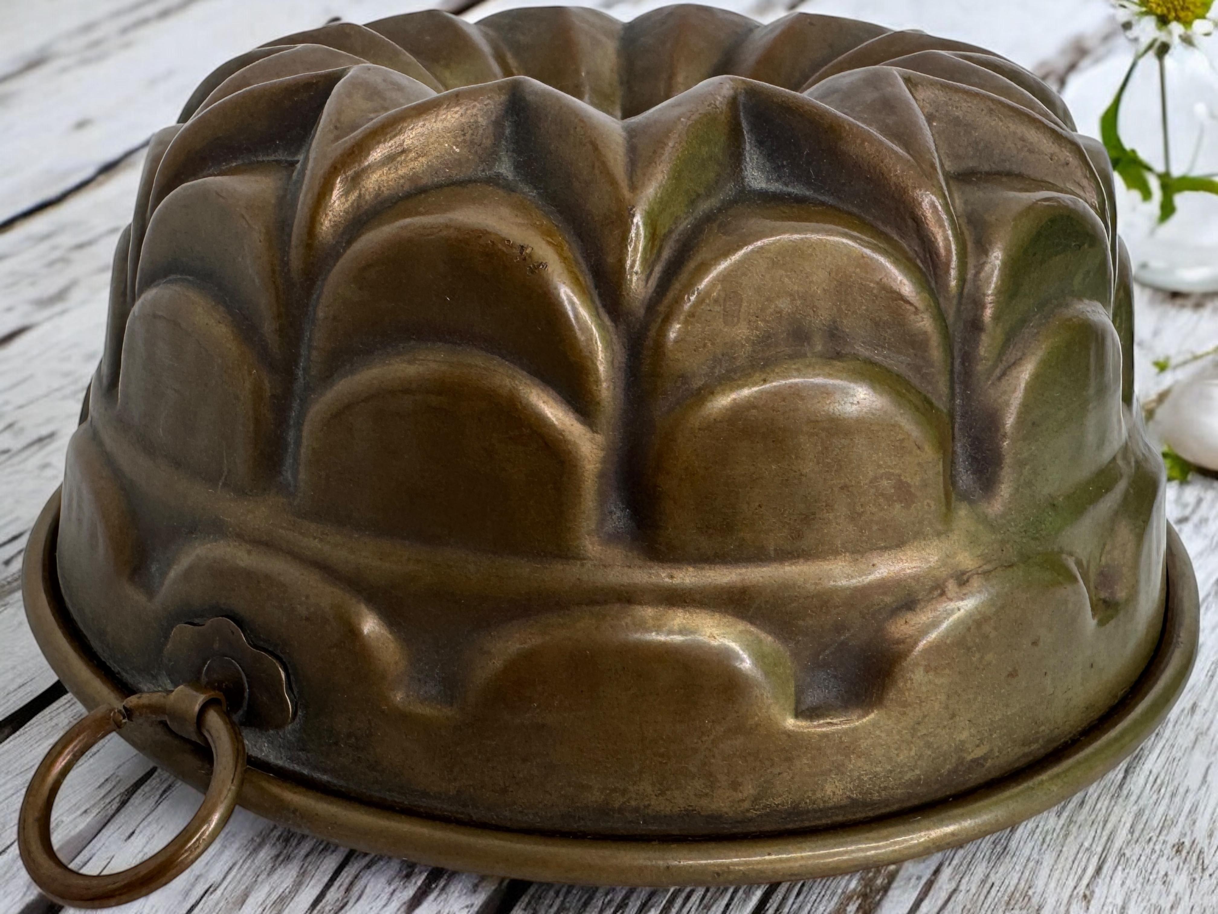 19th to 20th Century Copper Backing Cake Mold, German Antique 1900s For Sale 11