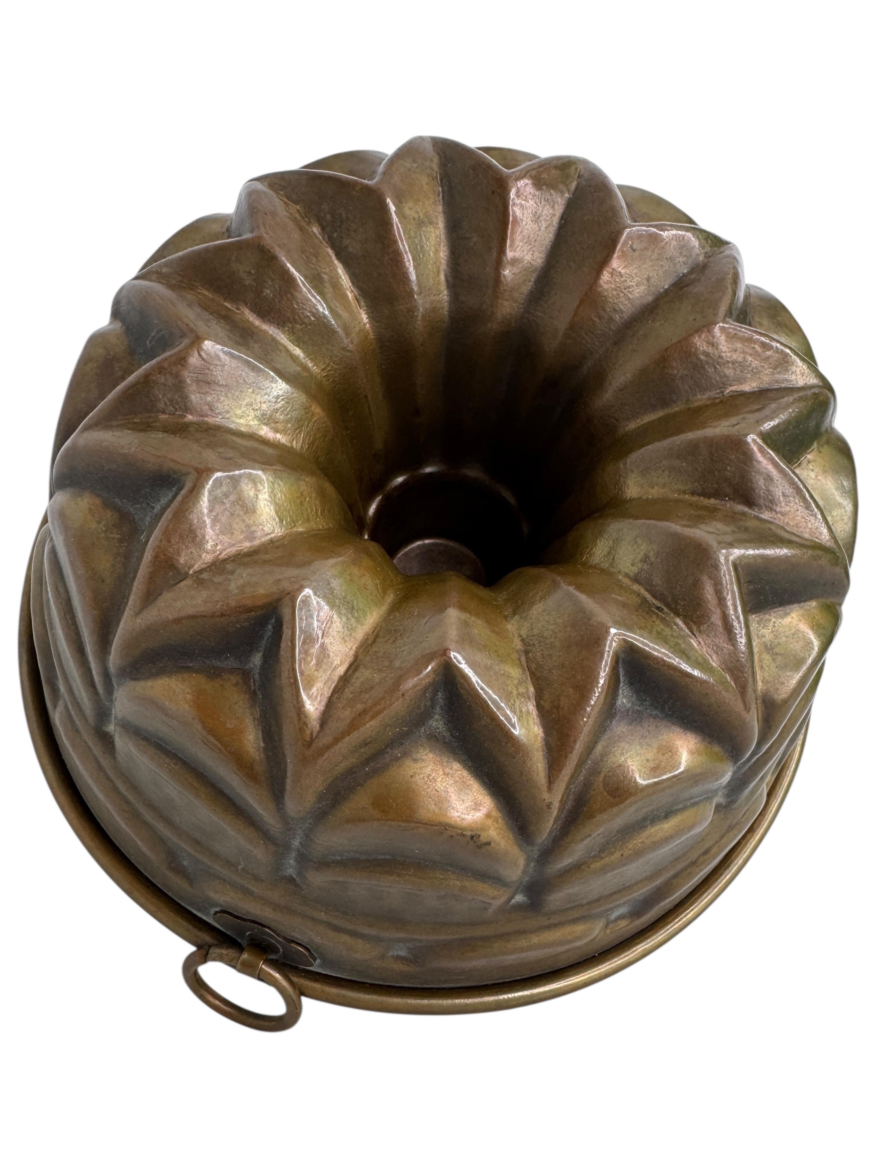 19th to 20th Century Copper Backing Cake Mold, German Antique 1900s In Good Condition For Sale In Nuernberg, DE