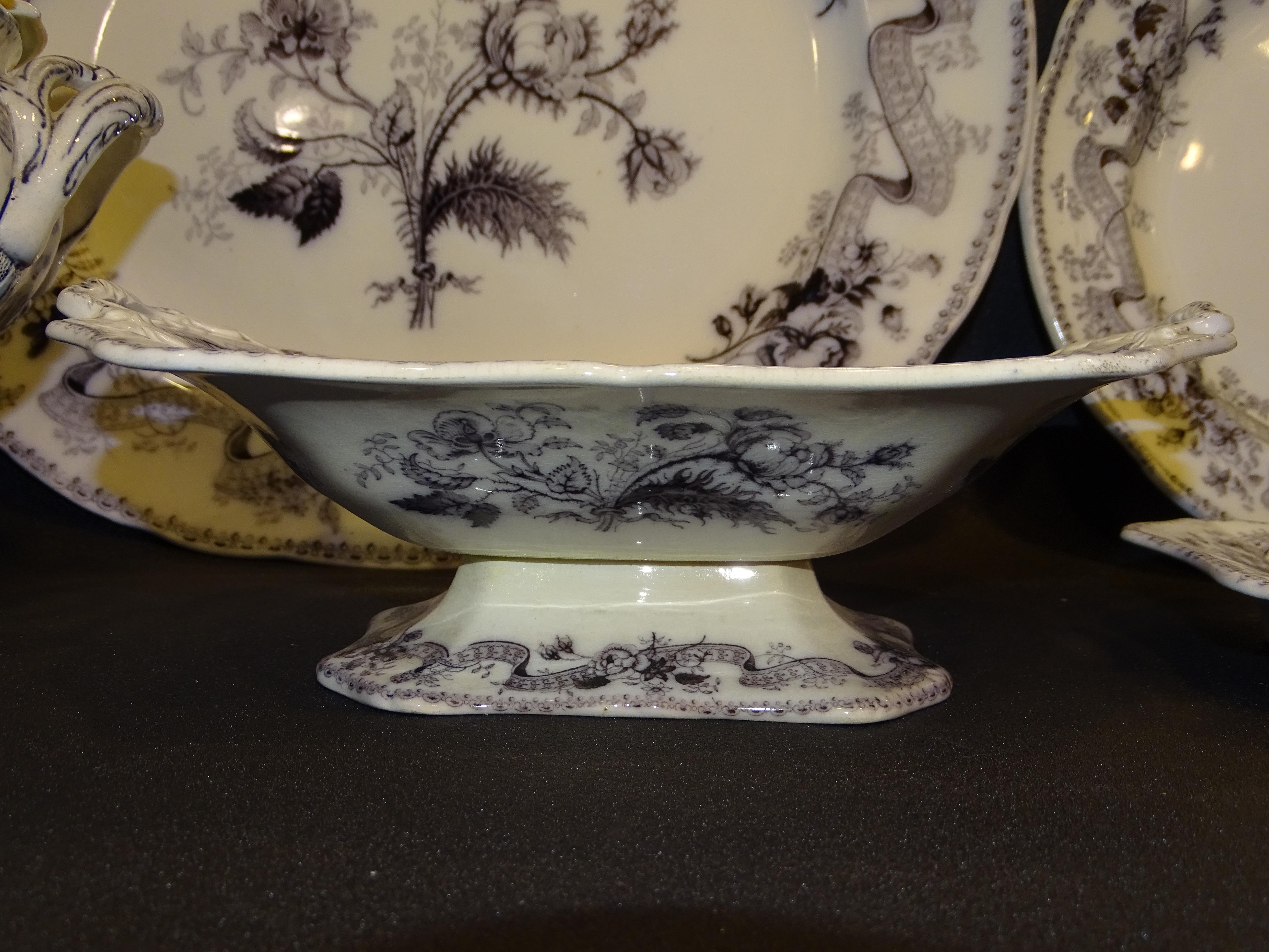 19th Wedgwood Black and White Porcelain English, Flowers and Bows 1