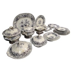 19. Wedgwood Schwarzes und weißes Porzellan Englisch, Blumen und Schleifen