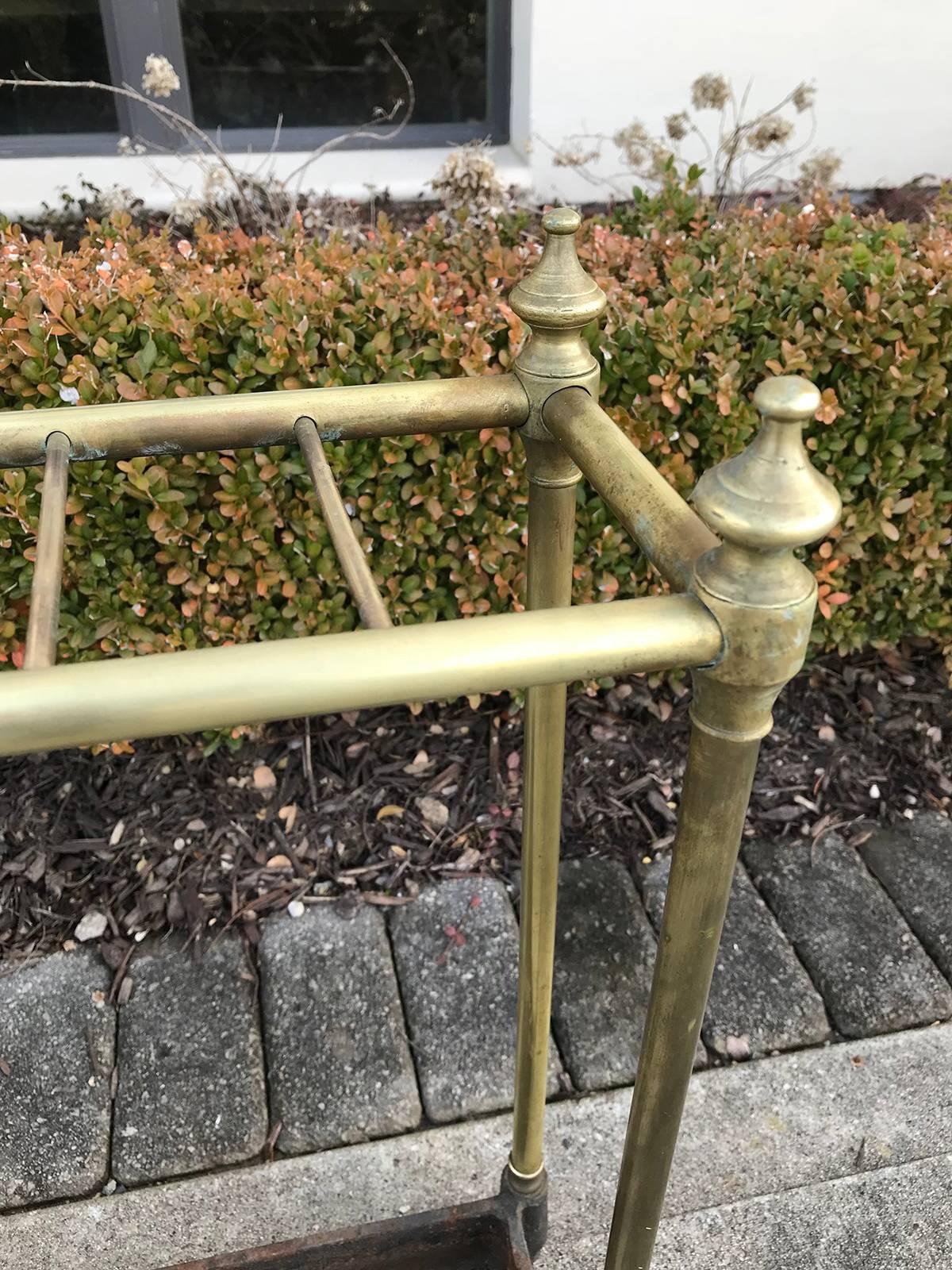 19th-20th Century Classic English Brass Umbrella Stand  In Good Condition In Atlanta, GA
