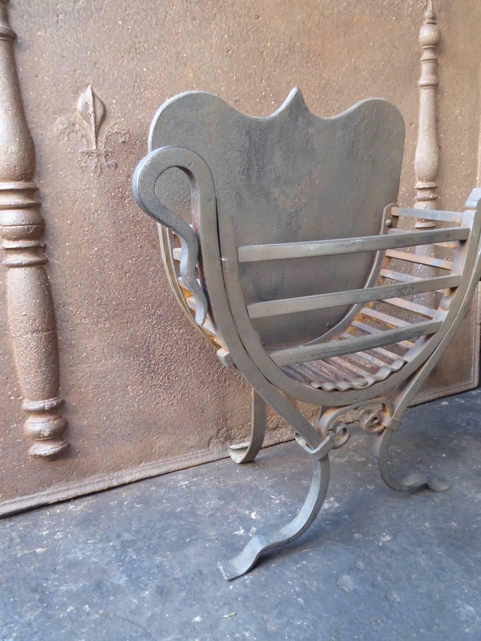 19th-20th Century English Fireplace Grate or Fire Basket In Good Condition In Amerongen, NL