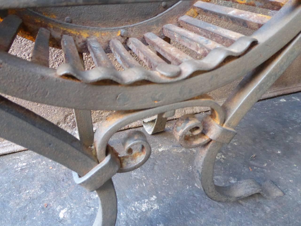 19th-20th Century English Fireplace Grate or Fire Basket 3