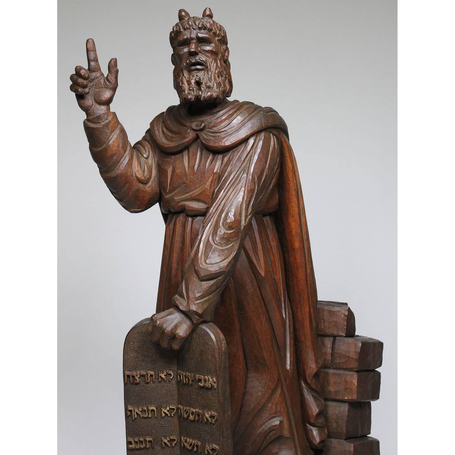 Neorinascimentale Figura di Mosè di Michelangelo in Wood Wood Judica intagliato del XIX-XX secolo in vendita