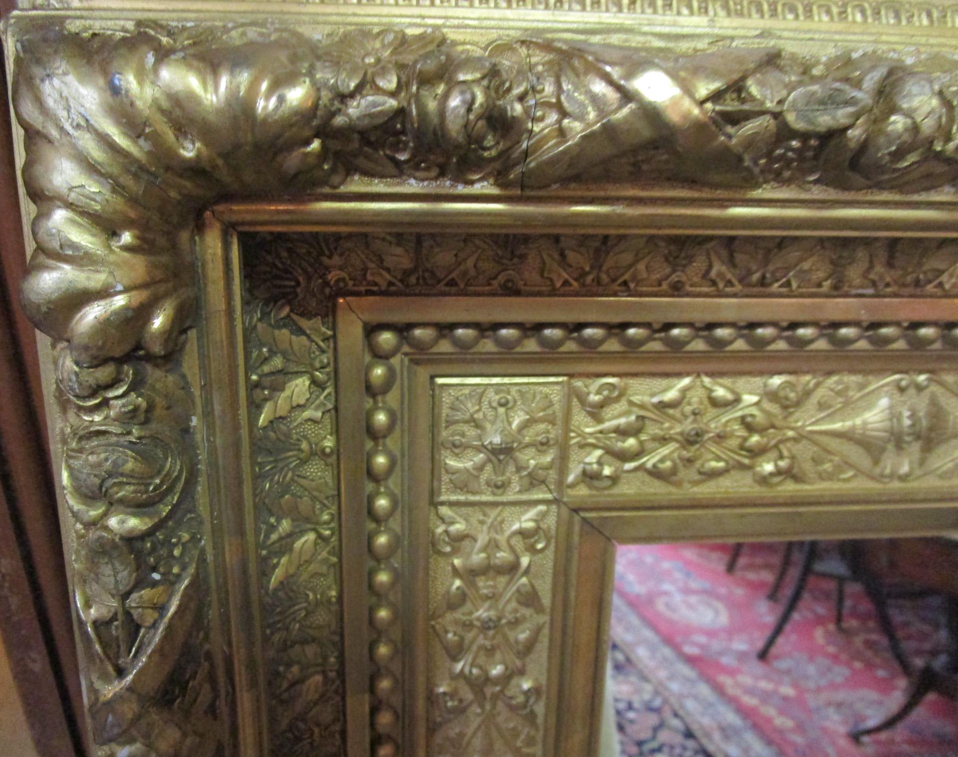 Miroir massif en bois doré de l'Aesthetic Movement, 19e siècle Bon état - En vente à Savannah, GA
