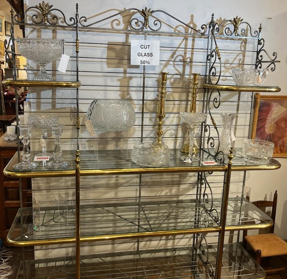 Fer 19e siècle Étonnante étagère à pâtisserie en laiton et en fer en vente