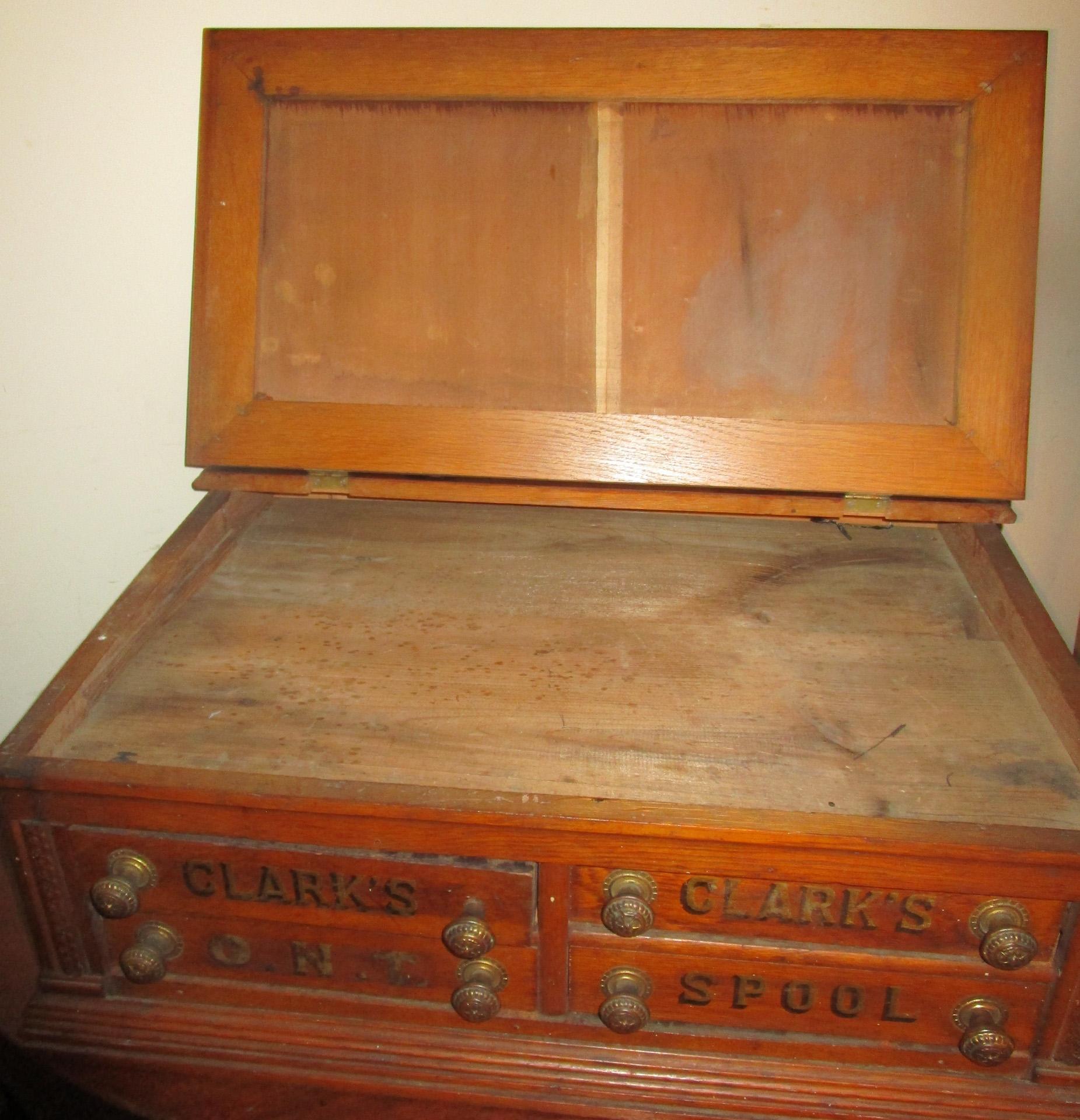 19thc American Oak Mercantile Country Store Desktop Clark's Spool Cabinet In Good Condition In Savannah, GA