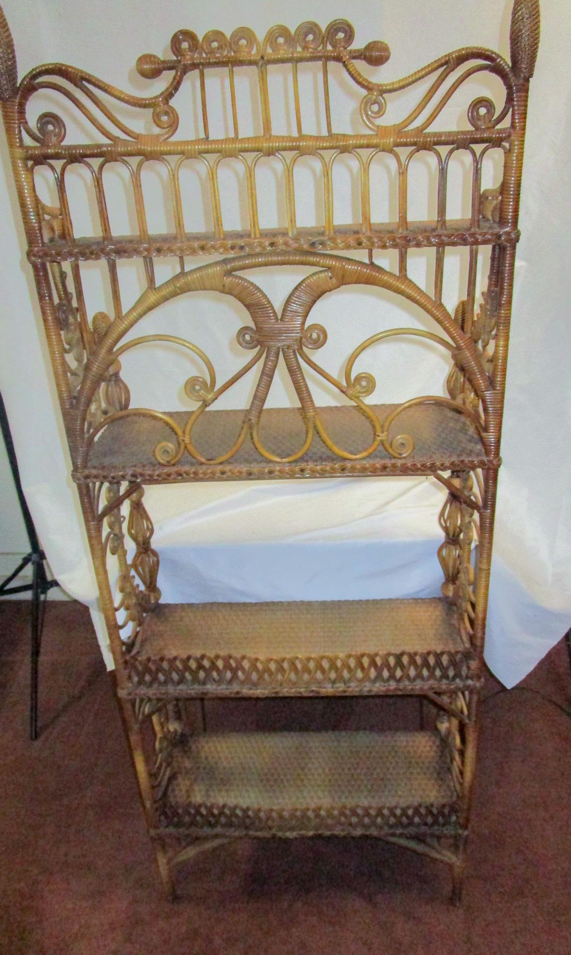 19thc American Victorian Heywood Brothers & Co. Natural Wicker Étagère 10