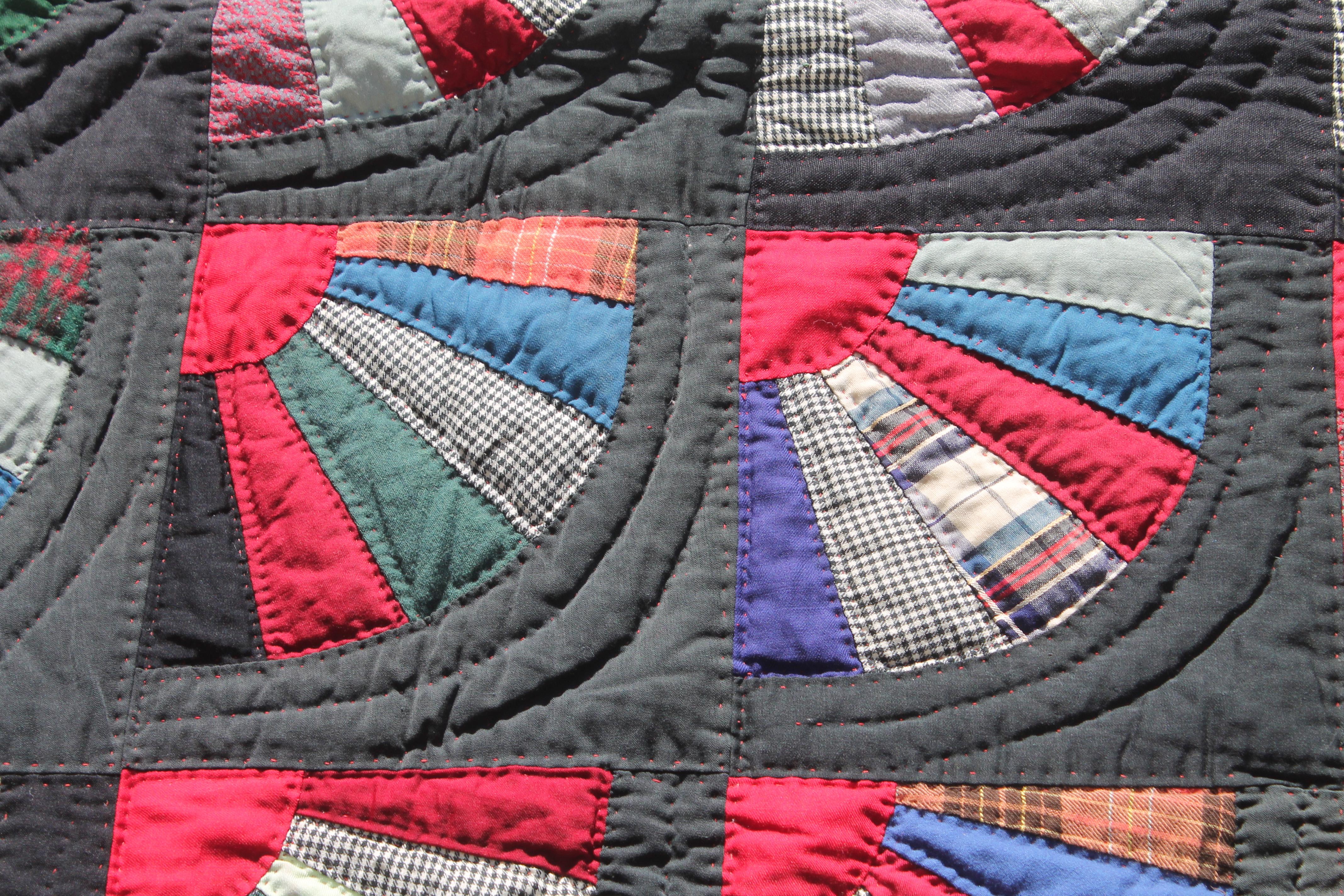 19th Century Amish Fan Quilt from Pennsylvania In Good Condition In Los Angeles, CA