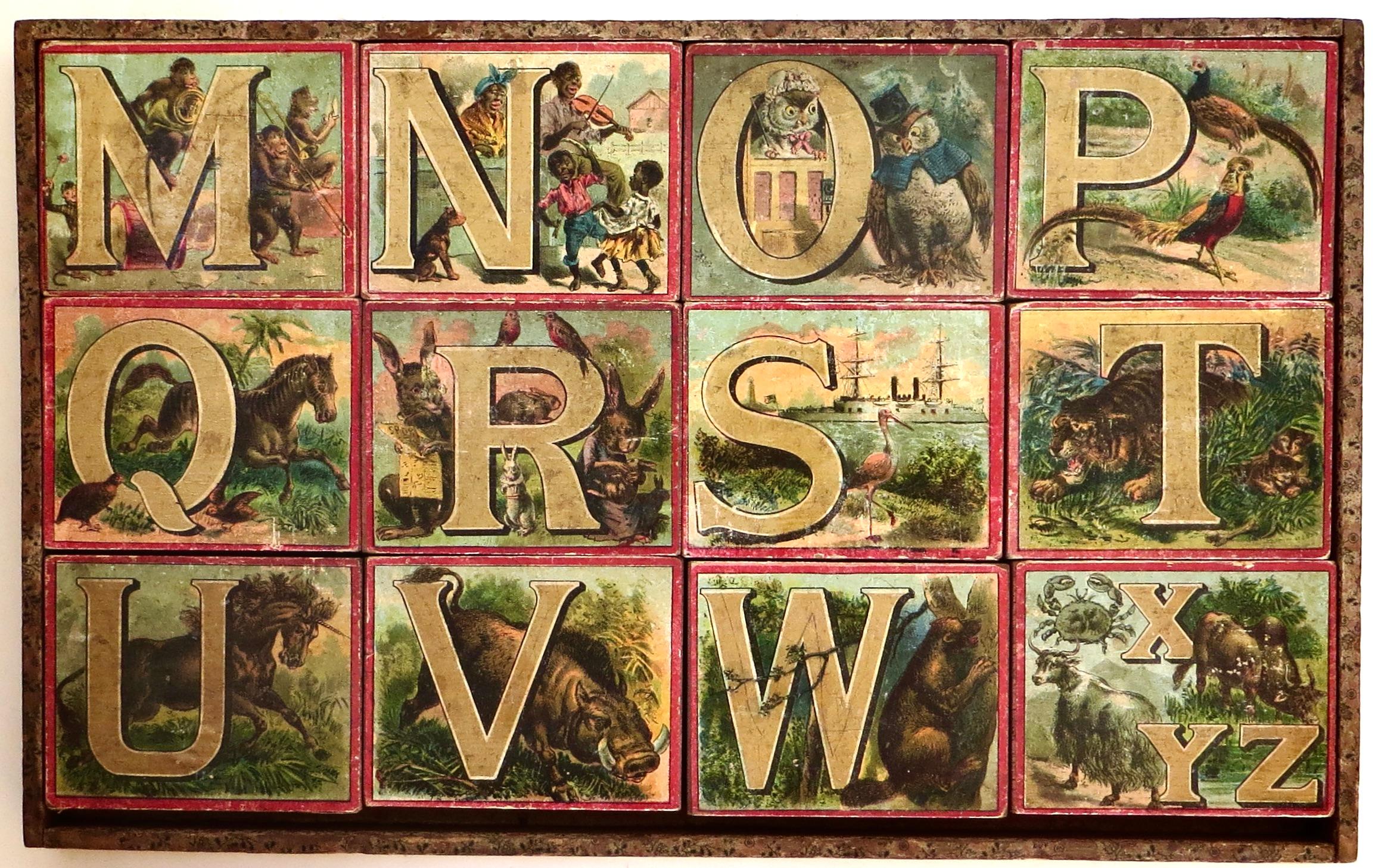 Charmant ensemble complet de blocs d'apprentissage de l'alphabet et des mots de l'époque victorienne du 19e siècle ; lithographie entièrement intacte et colorée sur les faces supérieure et inférieure avec des thèmes d'animaux domestiques, de zoo et