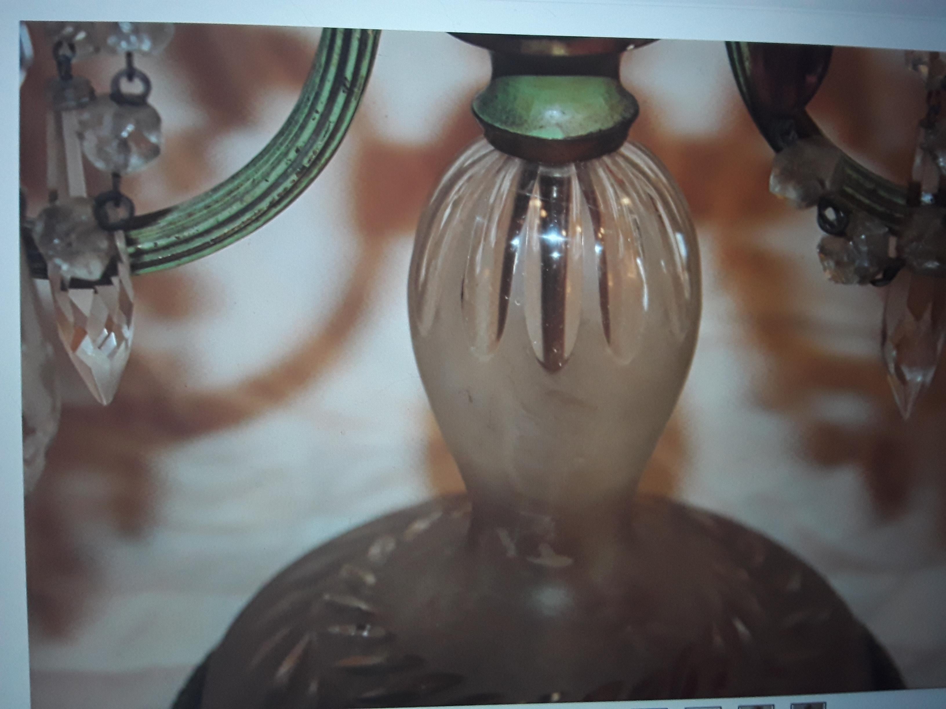Verre d'art A.F.I.C C. 2 Light Frosted Cut Crystal Table Lamp/ Girandole, 19e siècle. en vente