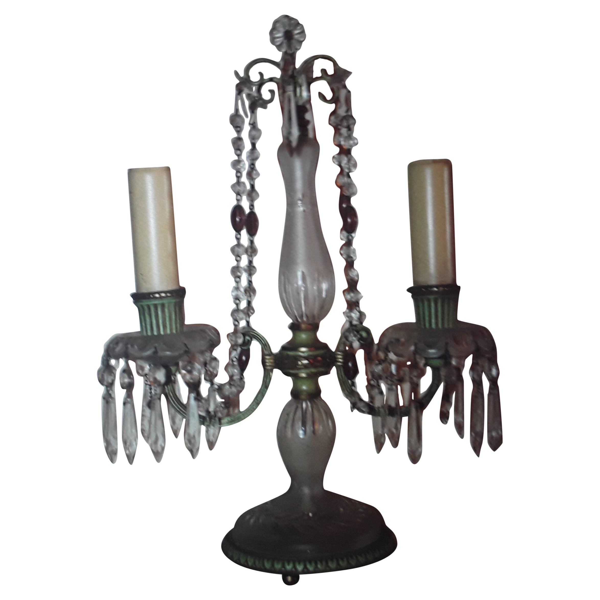 A.F.I.C C. 2 Light Frosted Cut Crystal Table Lamp/ Girandole, 19e siècle.