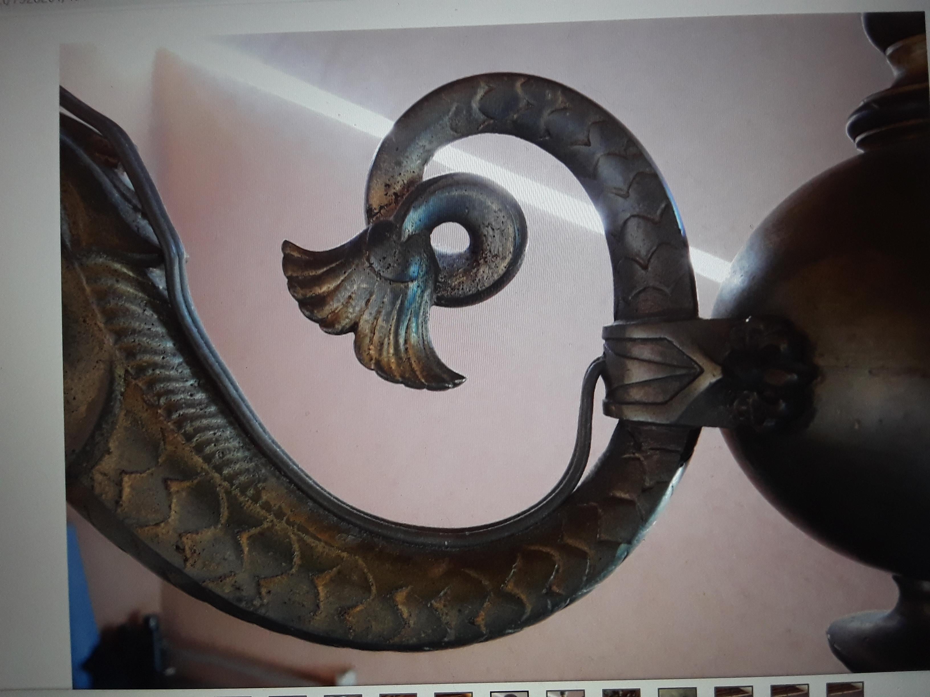 Antiker französischer „Empire“-Kronleuchter aus Bronze, Fisch/ Delphin/ Meeres Kreatur/ Koi, 19. Jahrhundert im Angebot 3
