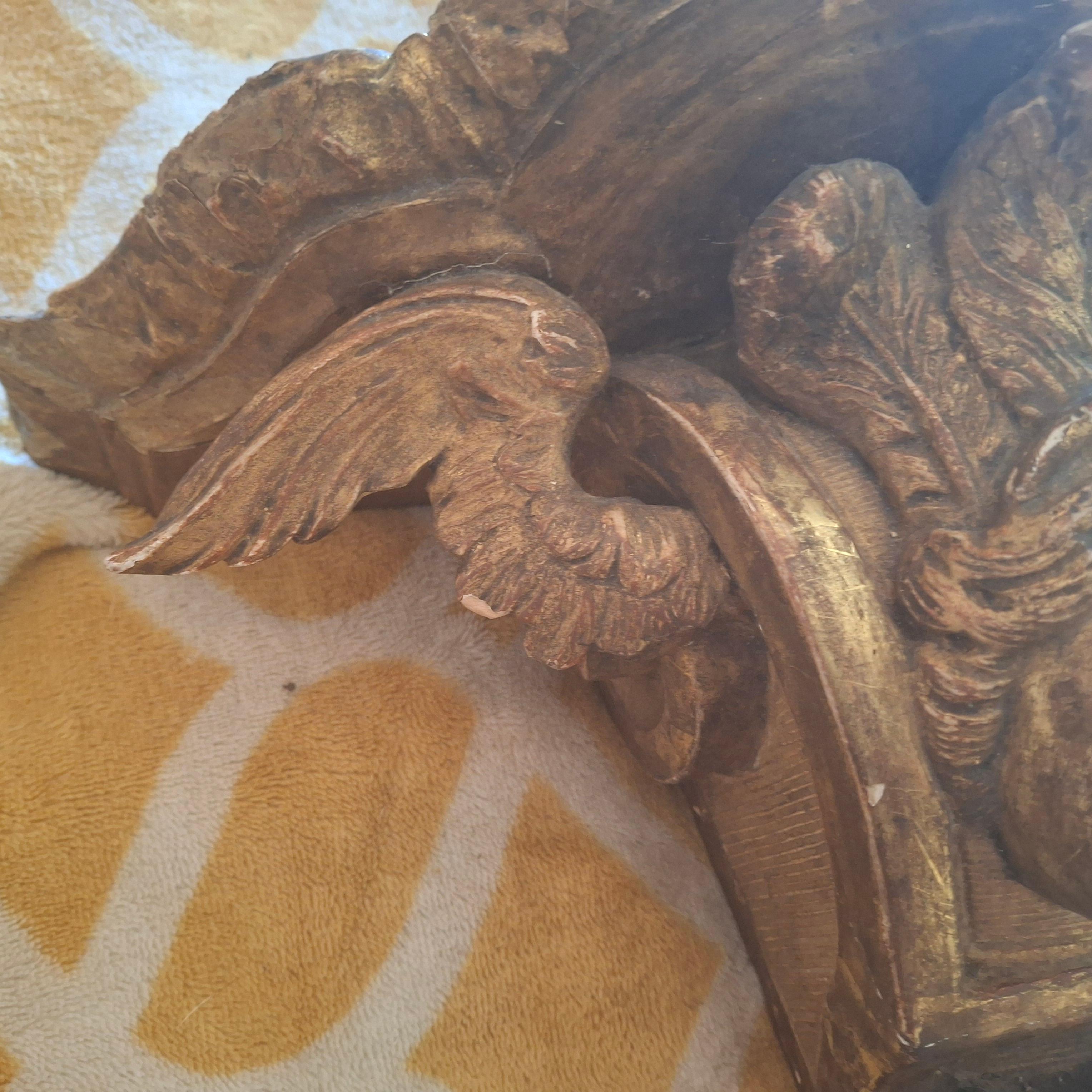 Support mural chérubin Louis XVI LG en bois sculpté et doré du 19ème siècle en vente 8
