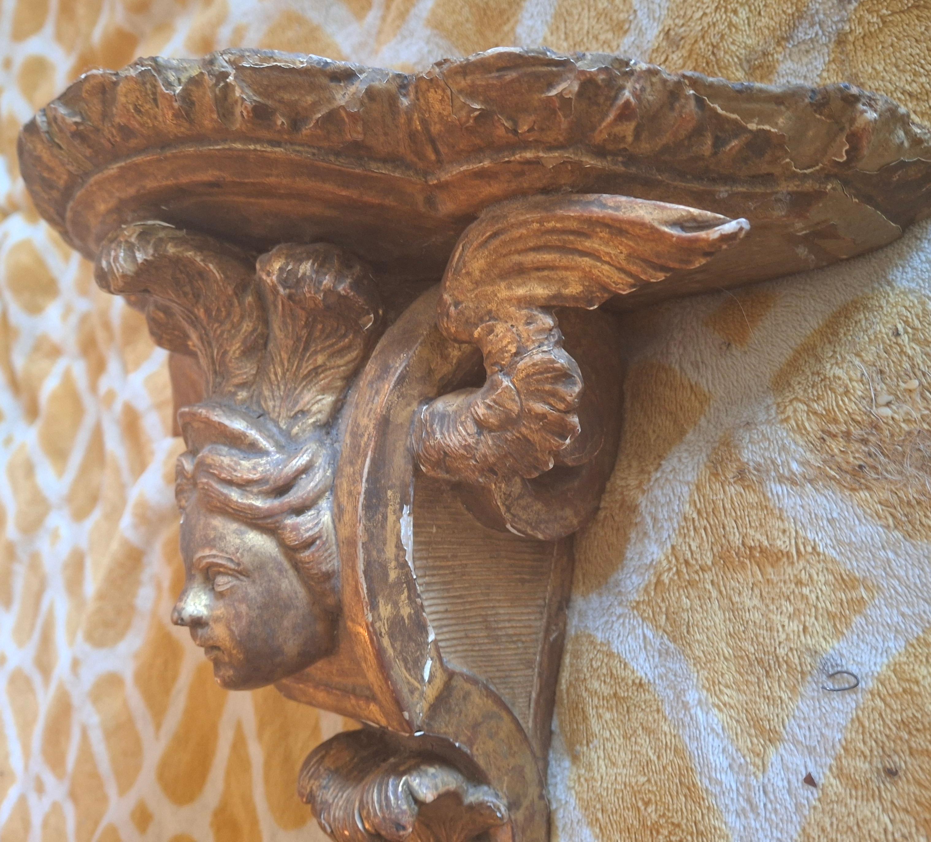 Support mural chérubin Louis XVI LG en bois sculpté et doré du 19ème siècle en vente 9
