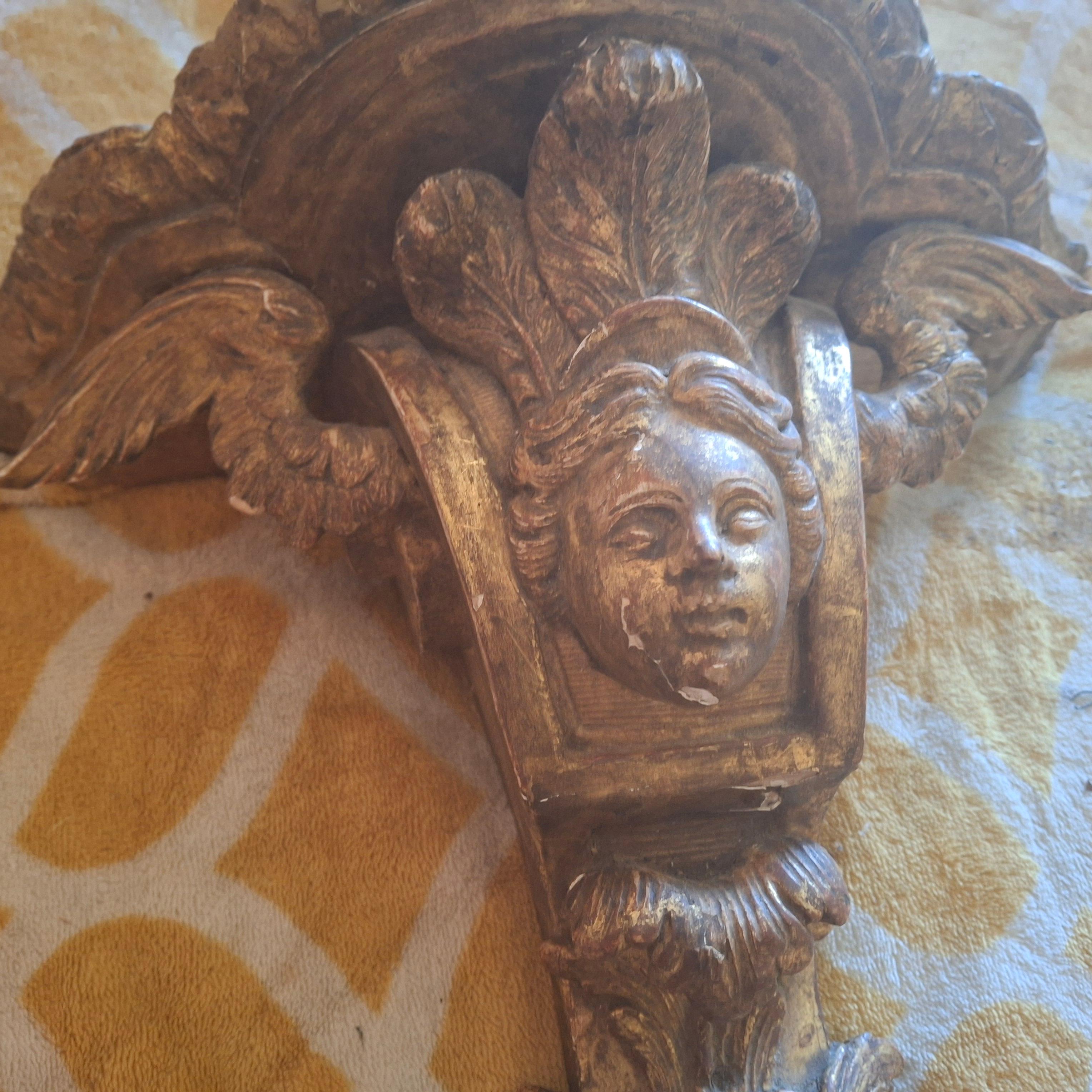 Support mural chérubin Louis XVI LG en bois sculpté et doré du 19ème siècle en vente 10