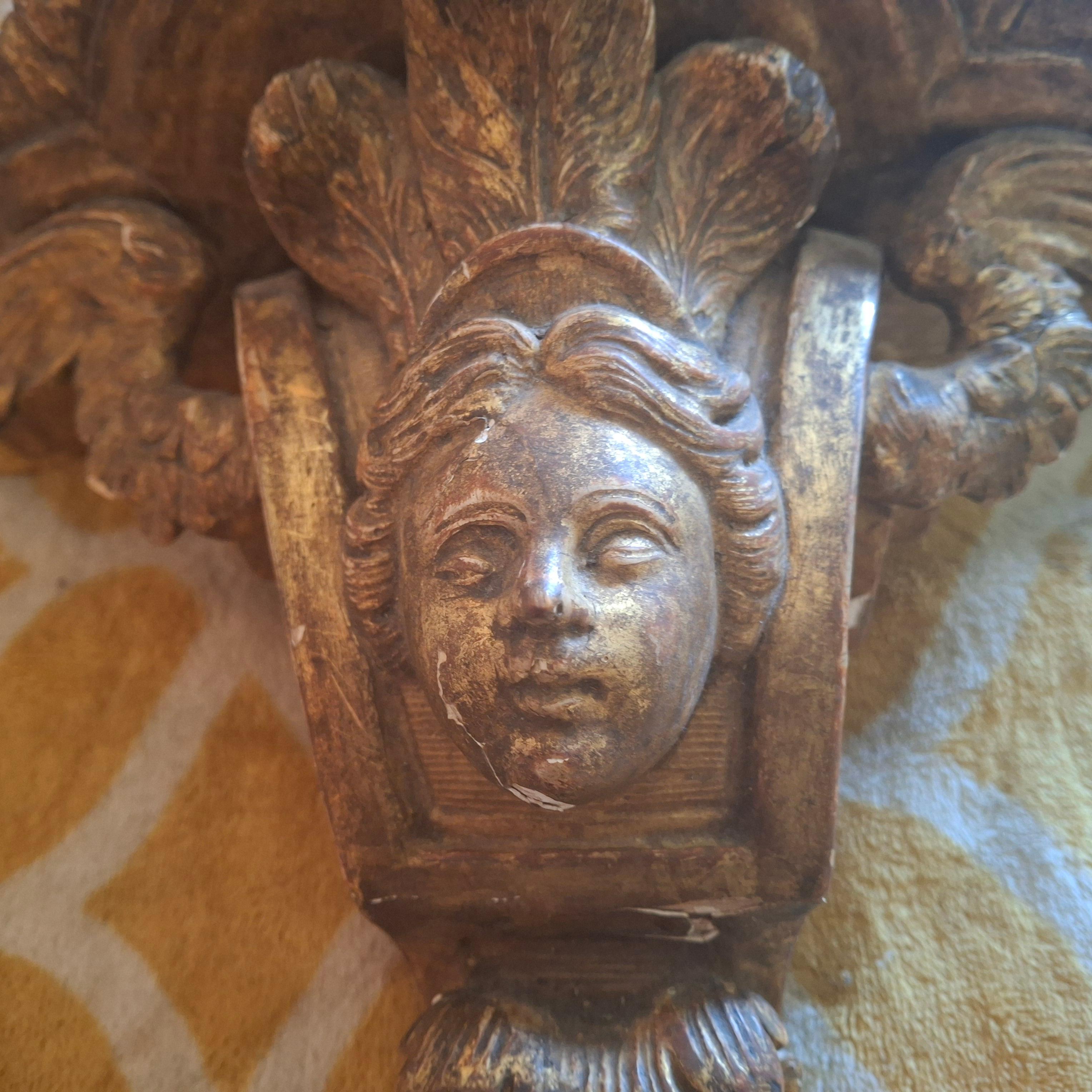 Support mural chérubin Louis XVI LG en bois sculpté et doré du 19ème siècle en vente 13