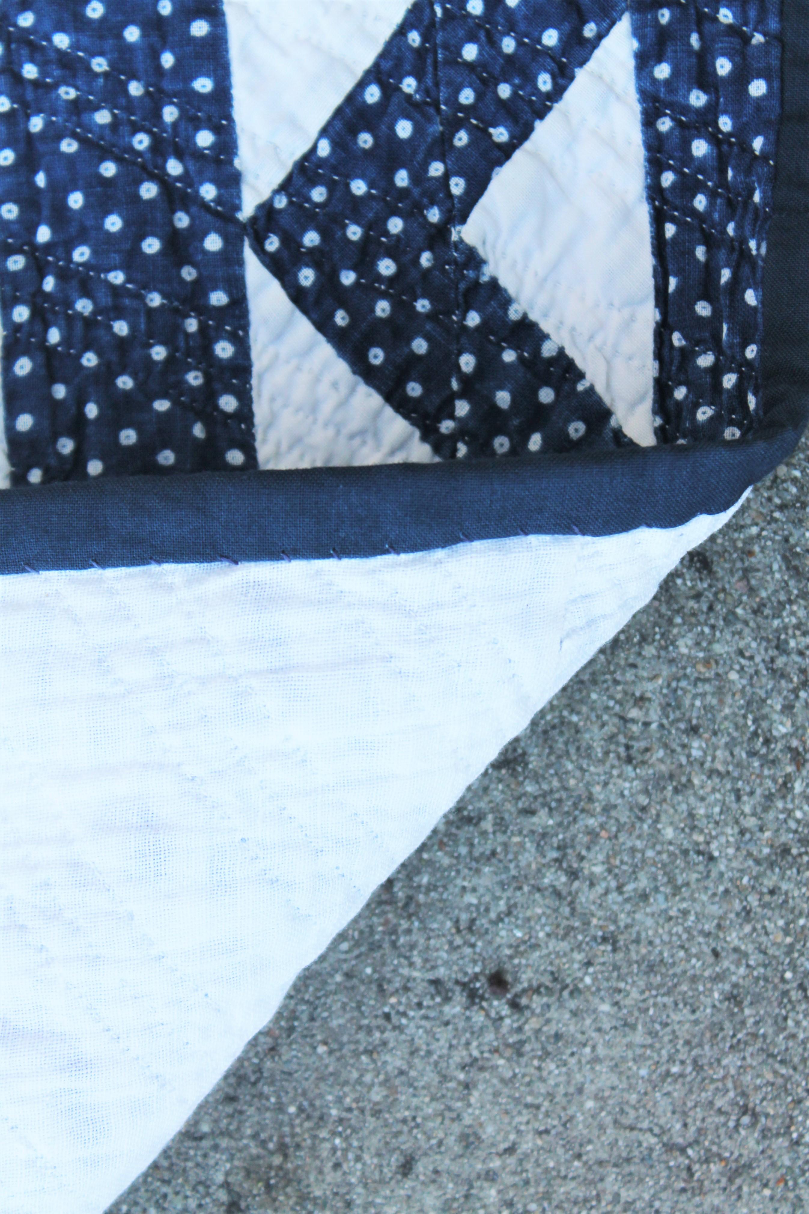 19th Century Antique Quilt in Indigo Blue and White In Good Condition In Los Angeles, CA
