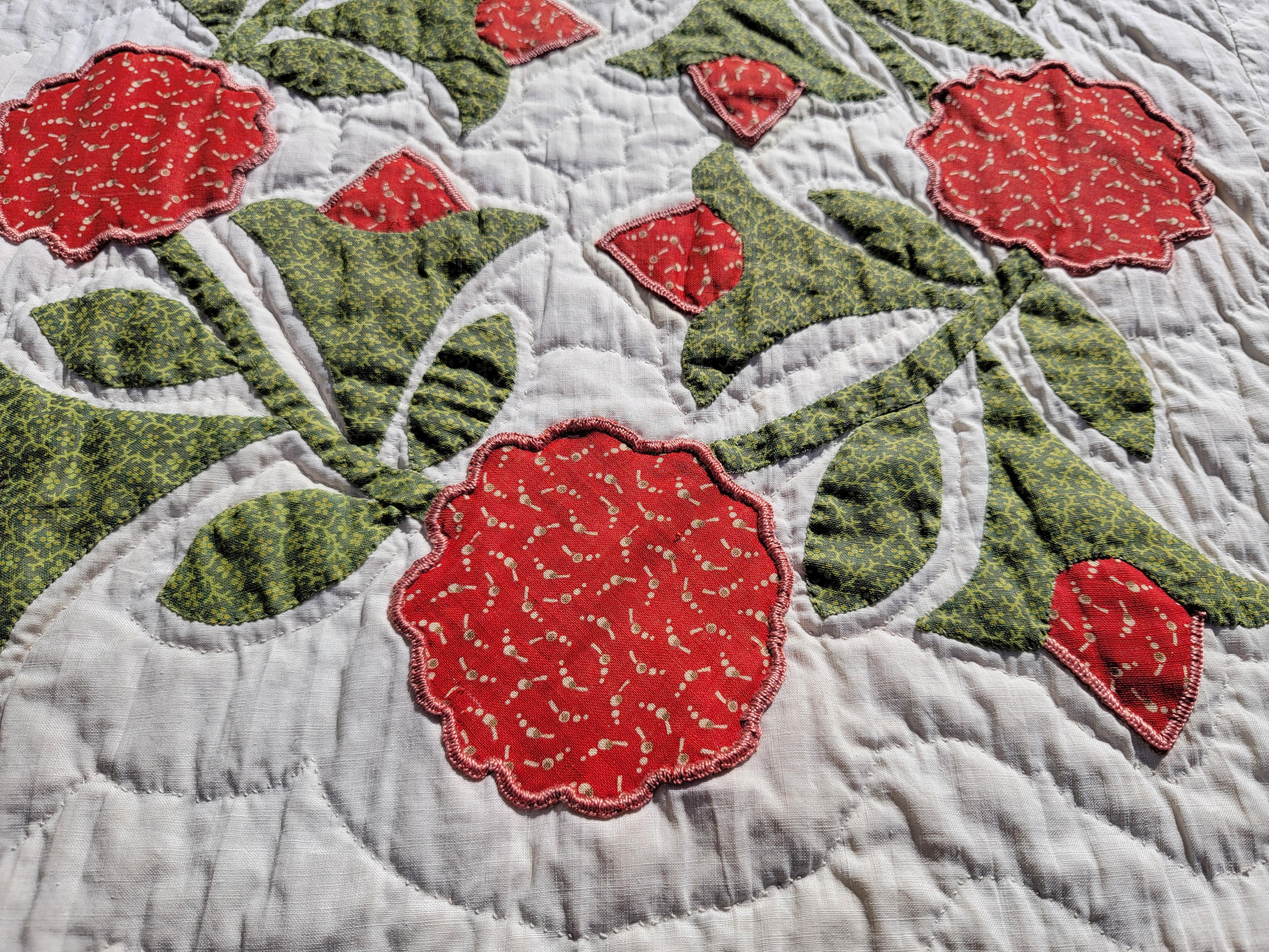 Appliqué 19Thc Applique of Wreath of Roses From Pennsylvania For Sale