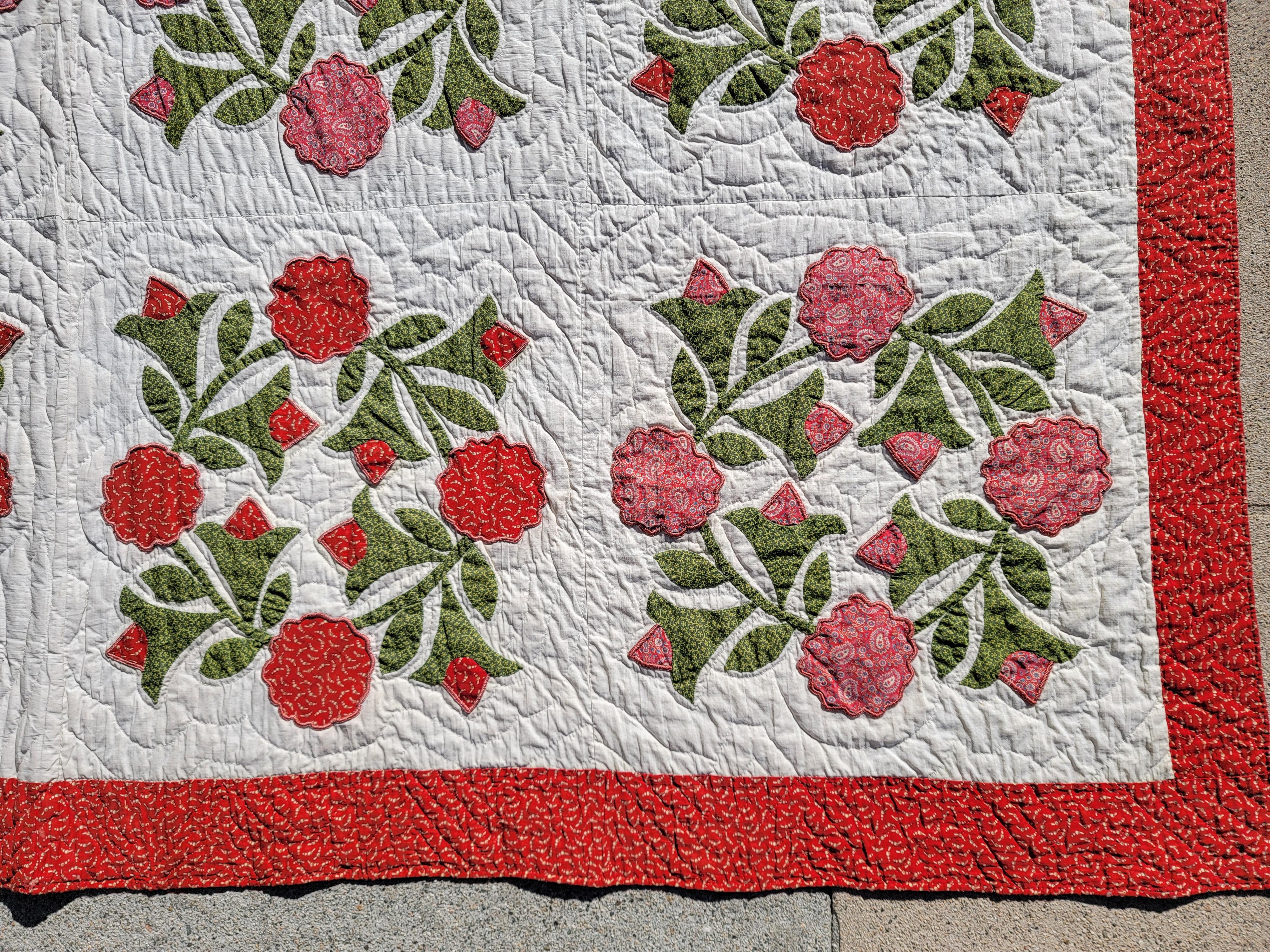 Appliqué 19Thc Applique of Wreath of Roses From Pennsylvania For Sale