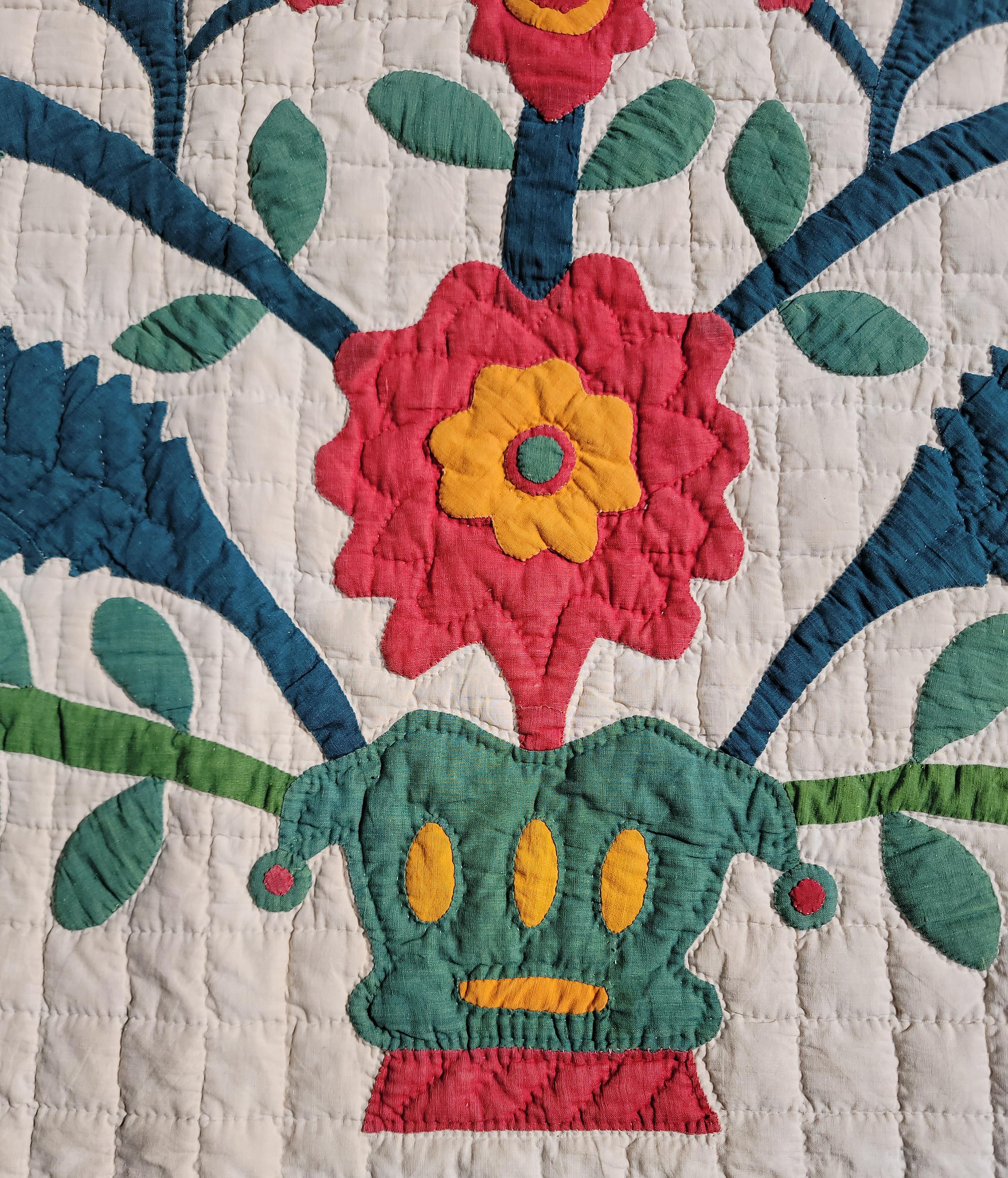 19th C Applique Quilt from Pennsylvania In Good Condition For Sale In Los Angeles, CA