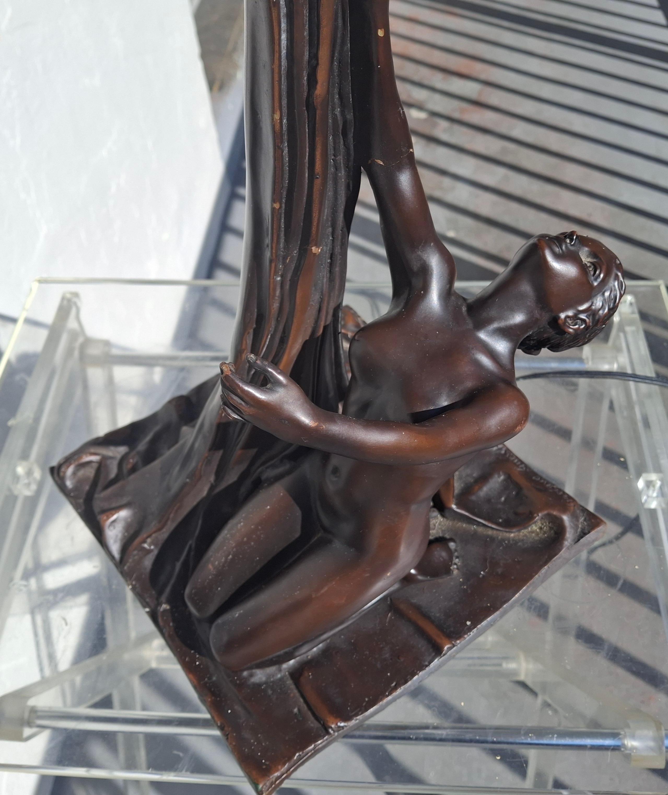 19thc Art Nouveau Large Bronze Sculptural Floor/ Table Lamp by Gustave Gurshner en venta 9