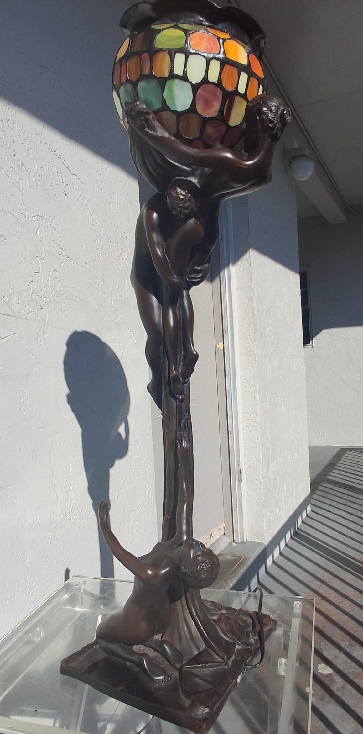 19thc Art Nouveau Large Bronze Sculptural Floor/ Table Lamp by Gustave Gurshner Vaciado en venta