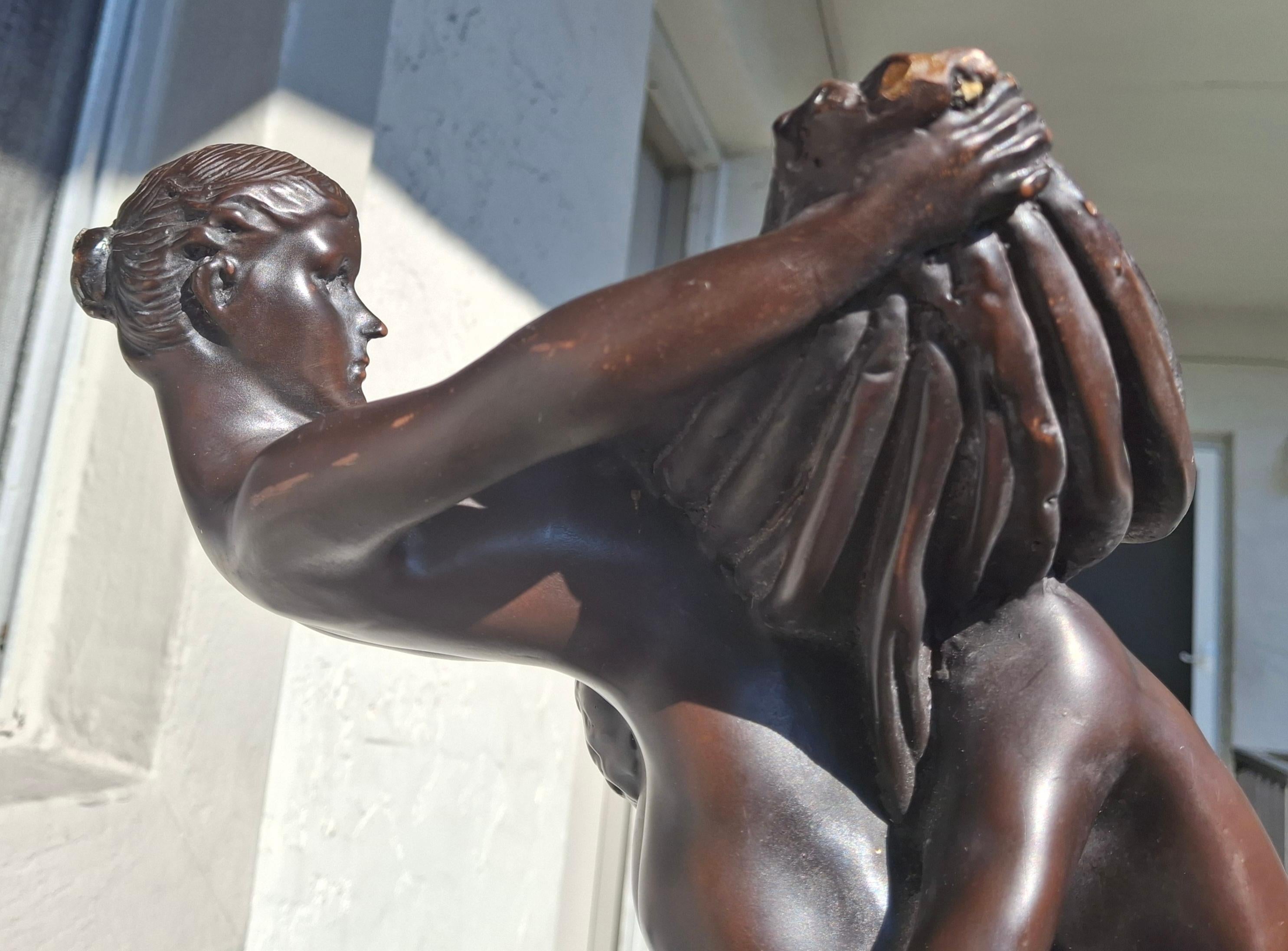 19thc Art Nouveau Large Bronze Sculptural Floor/ Table Lamp by Gustave Gurshner en Bueno estado para la venta en Opa Locka, FL