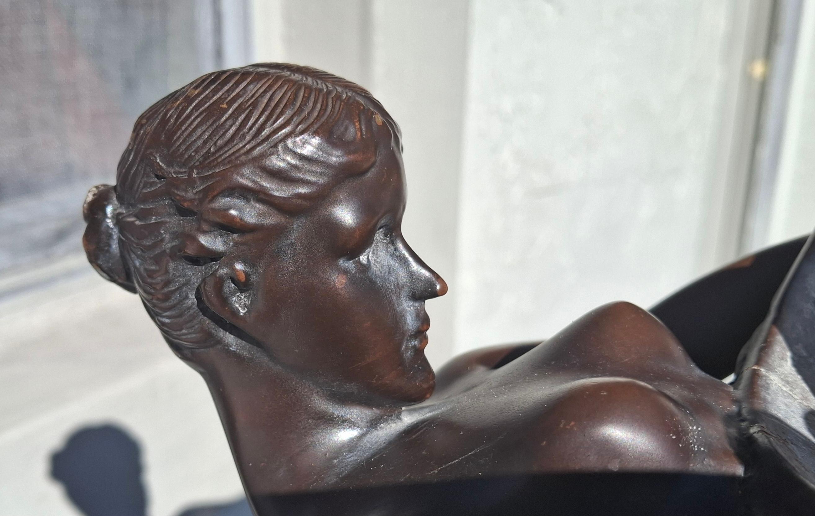 19thc Art Nouveau Large Bronze Sculptural Floor/ Table Lamp by Gustave Gurshner en venta 1