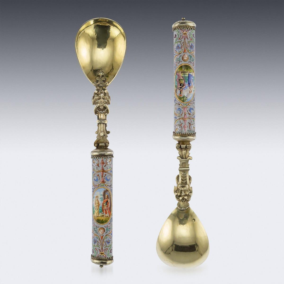 Argent Set de couverts autrichien du 19ème siècle en argent massif, doré et émaillé, Vienne, vers 1880 en vente
