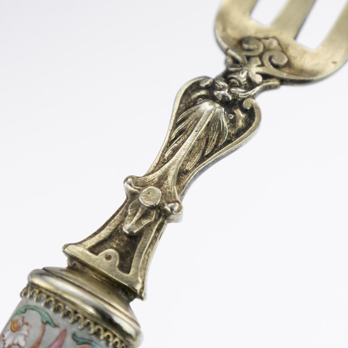 Set de couverts autrichien du 19ème siècle en argent massif, doré et émaillé, Vienne, vers 1880 en vente 3