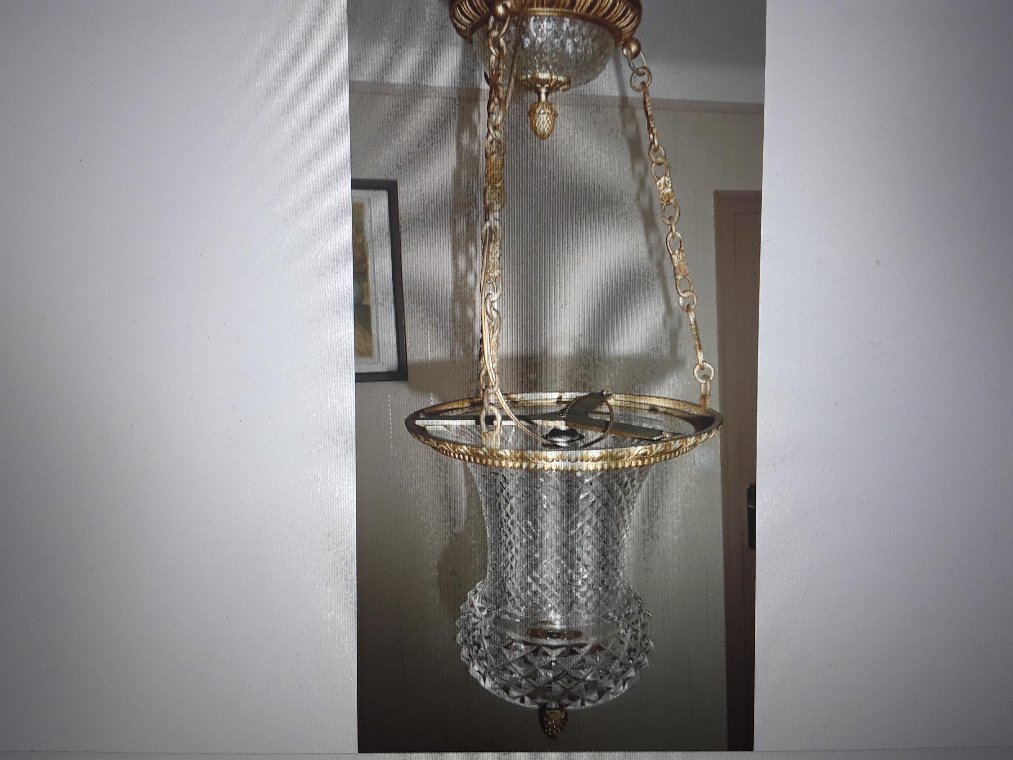 Lanterne de plafond de style Louis XVI du 19e siècle de Baccarat France en cristal taillé et bronze en vente 4