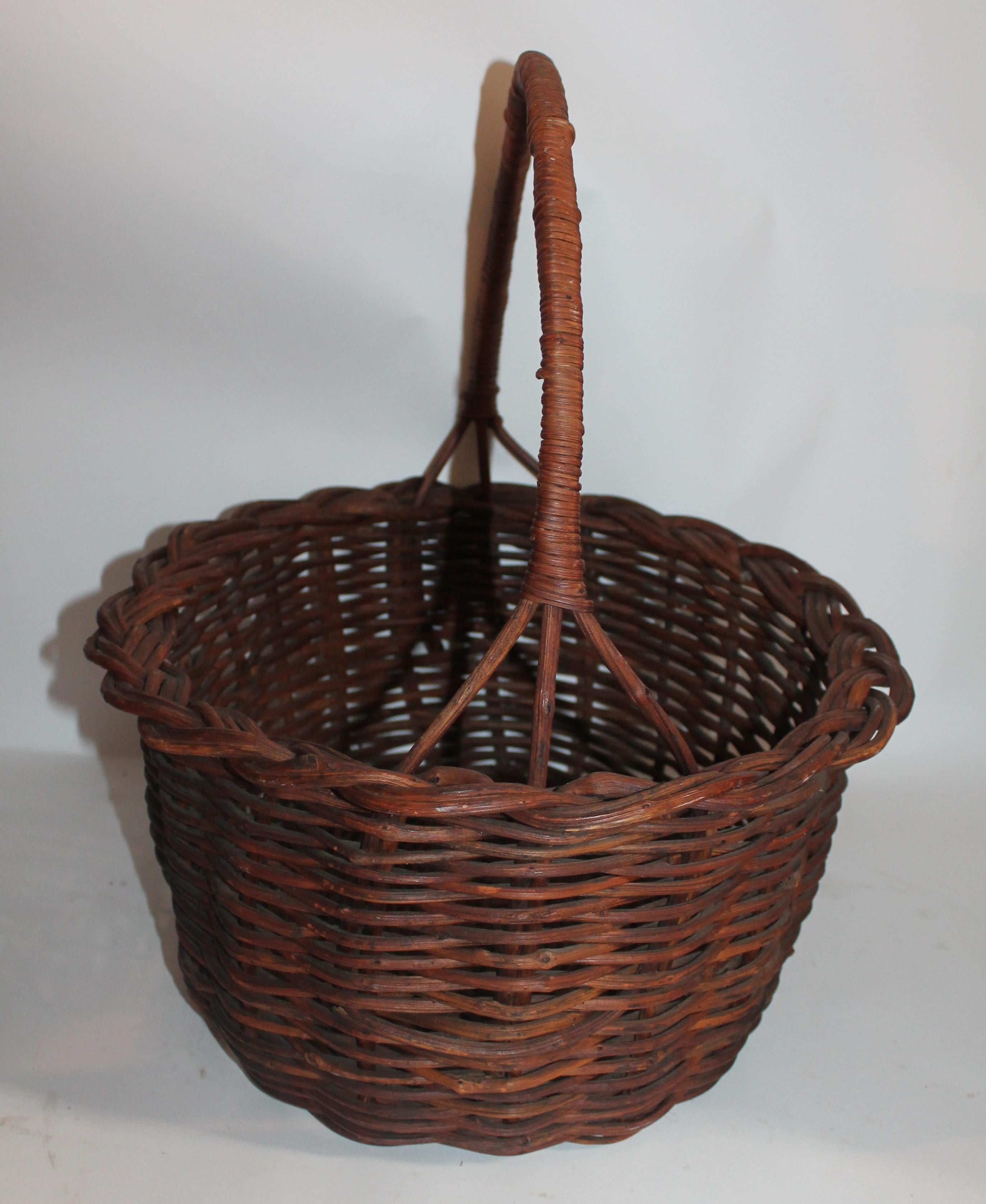 Country 19th Century Basket with Handle from Pennsylvania