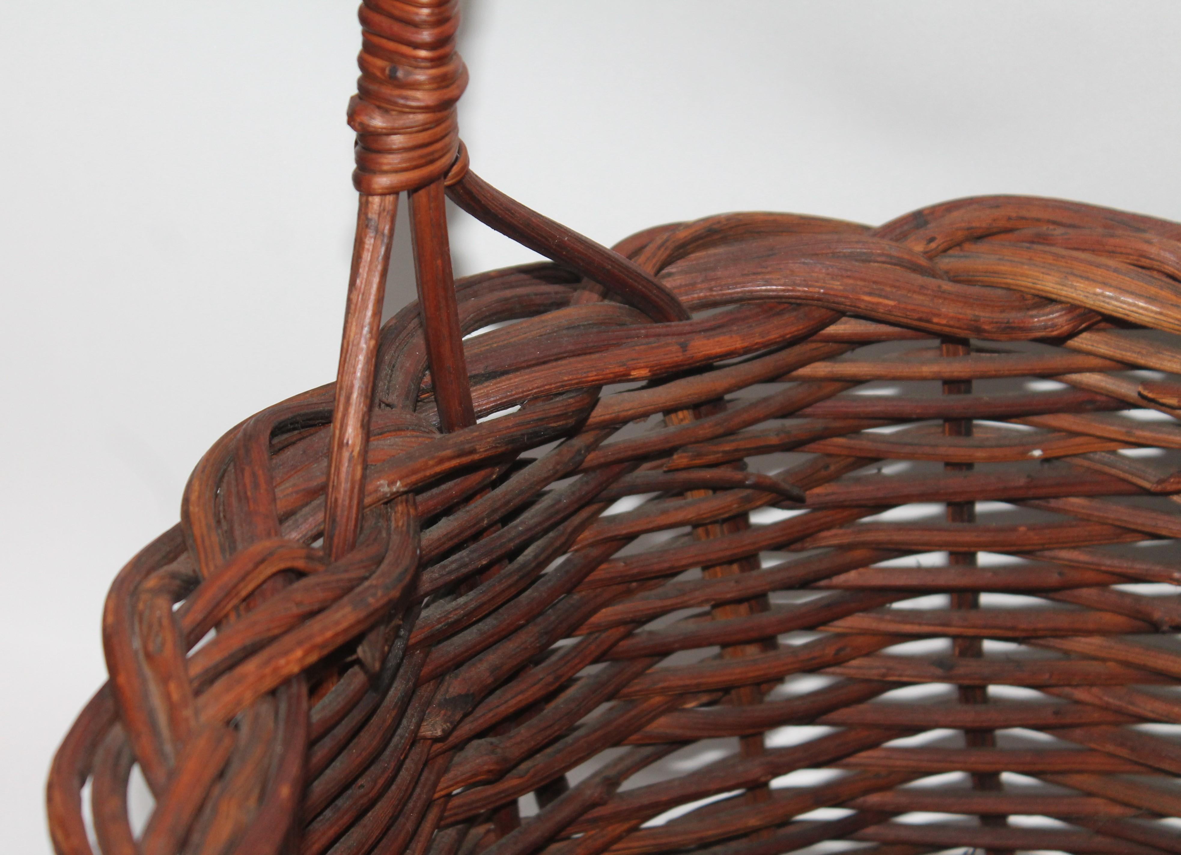 American 19th Century Basket with Handle from Pennsylvania