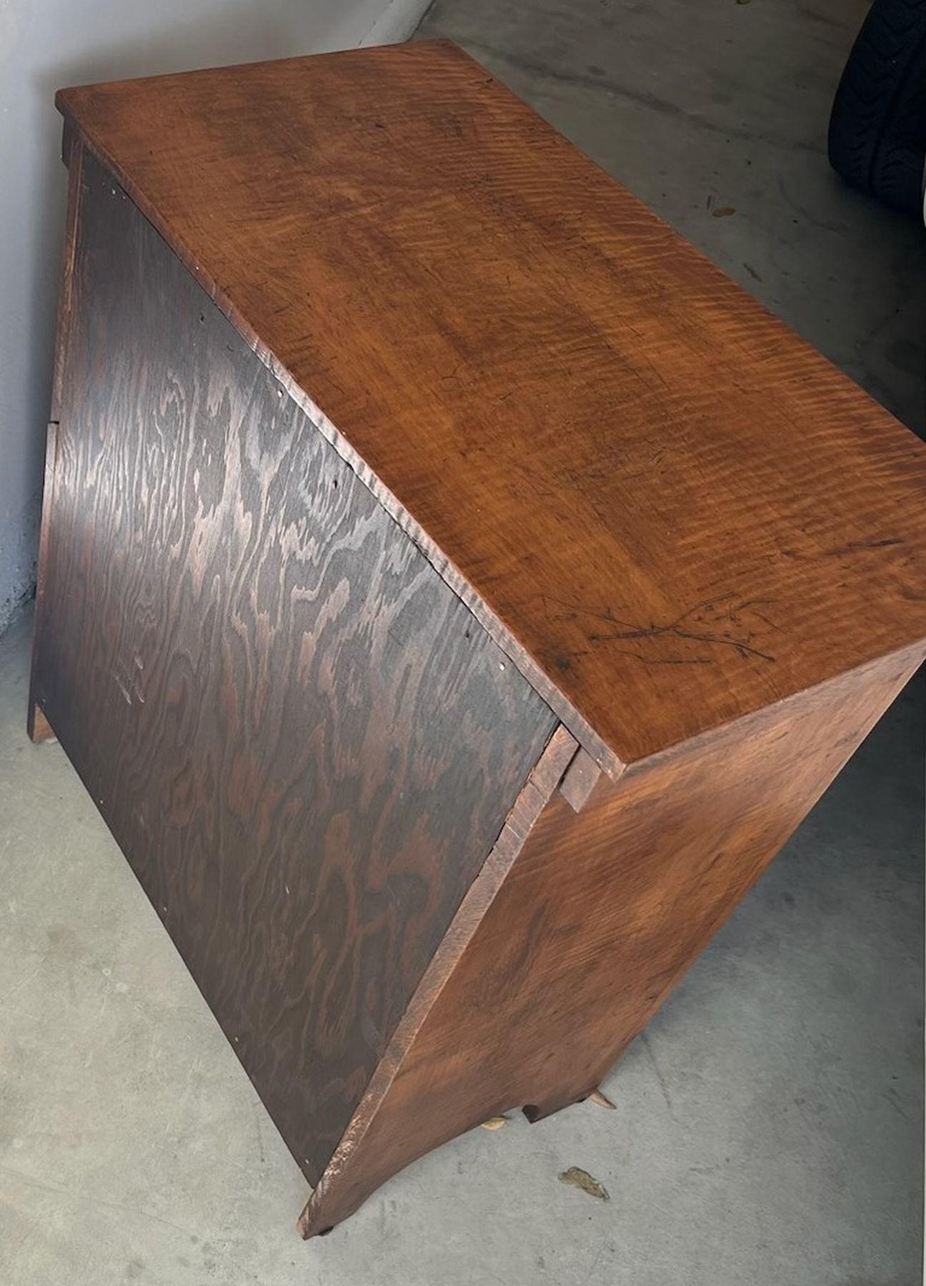 19thc Birdseye Maple Small Floor Cabinet In Good Condition For Sale In Los Angeles, CA