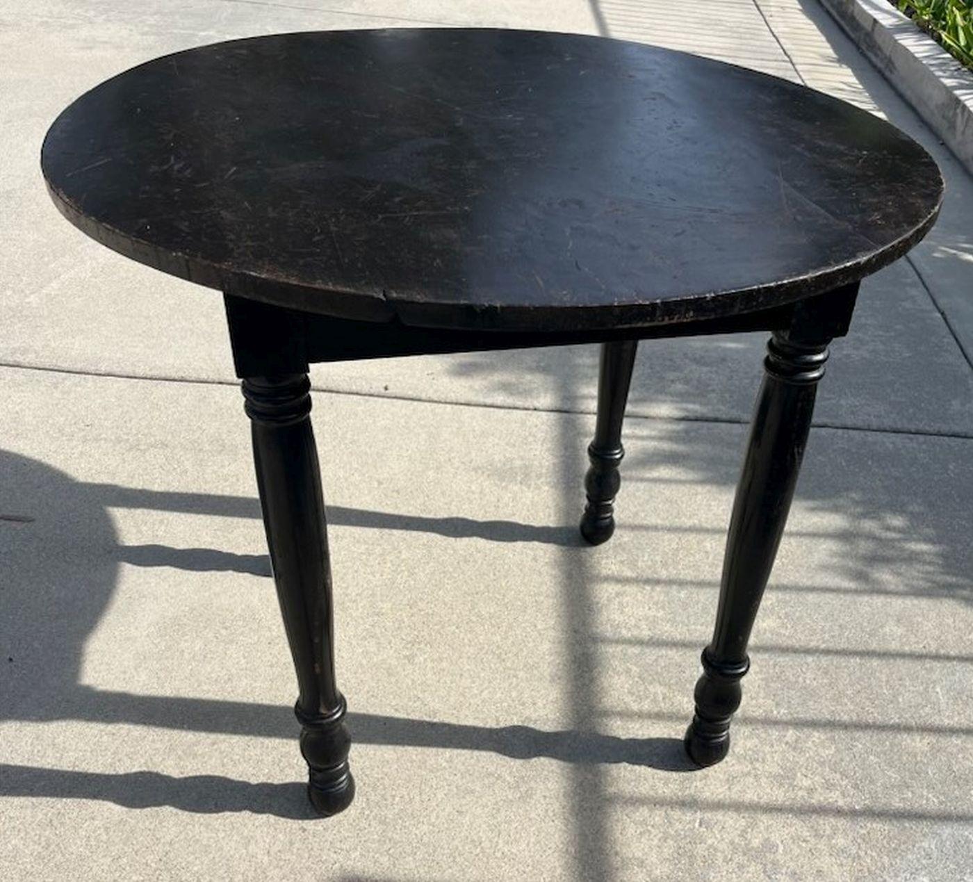 American 19thc Black Painted Round Tavern Table For Sale