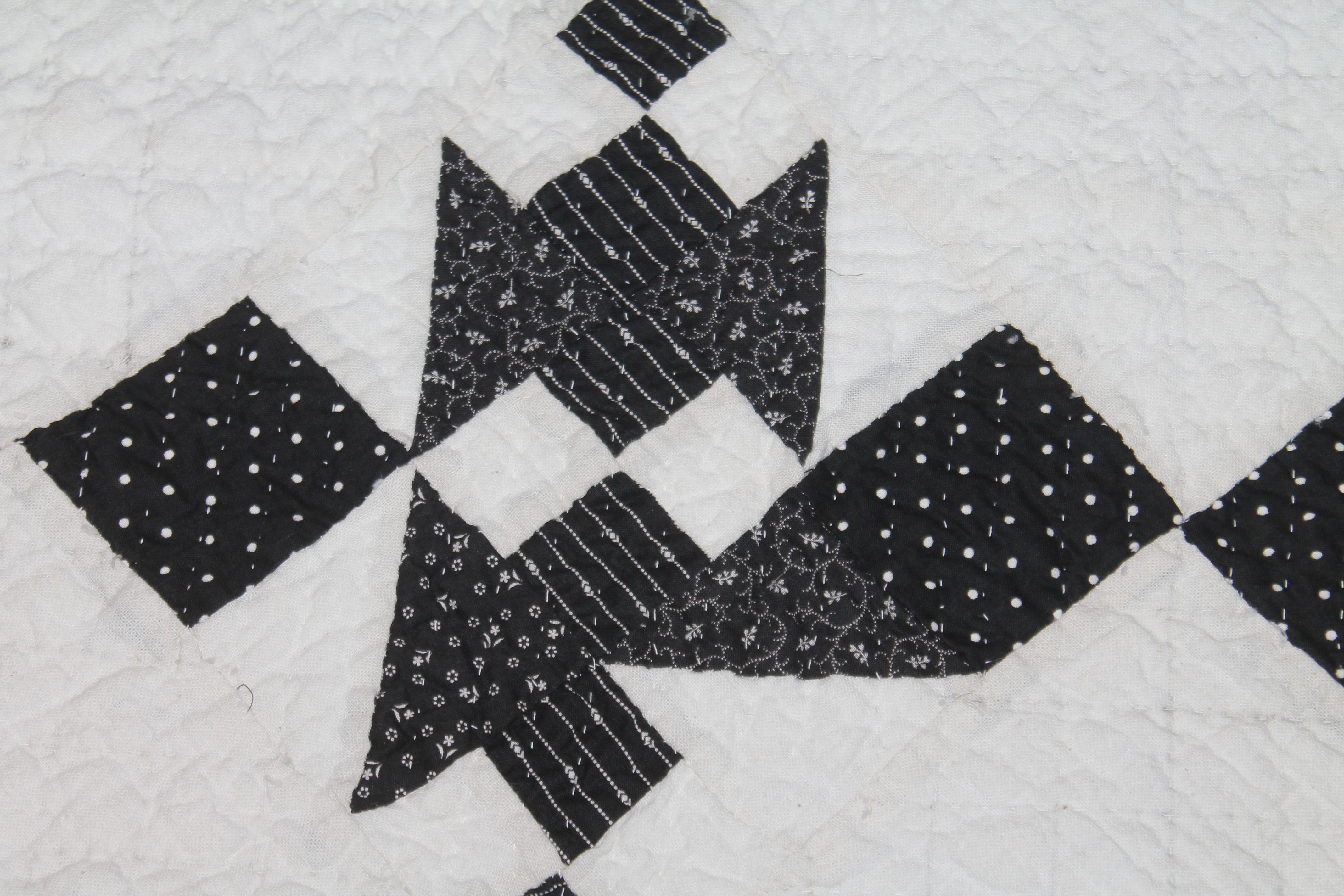 19th Century Black and White Geometric Quilt In Good Condition In Los Angeles, CA