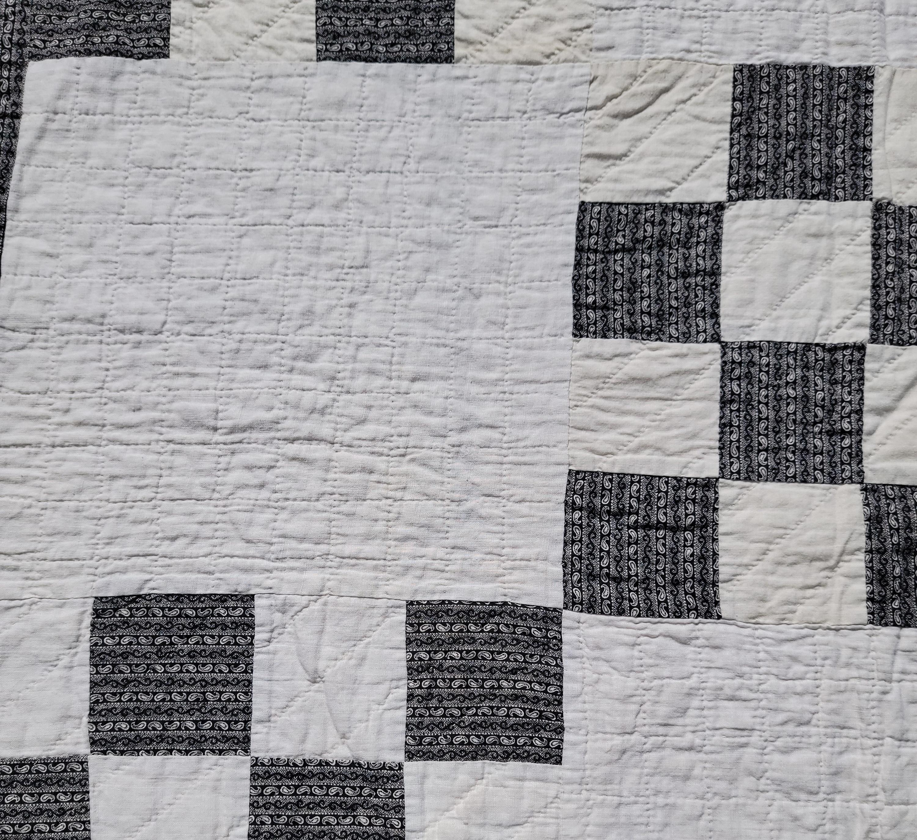 19Thc Colcha de un parche en blanco y negro siglo XIX en venta