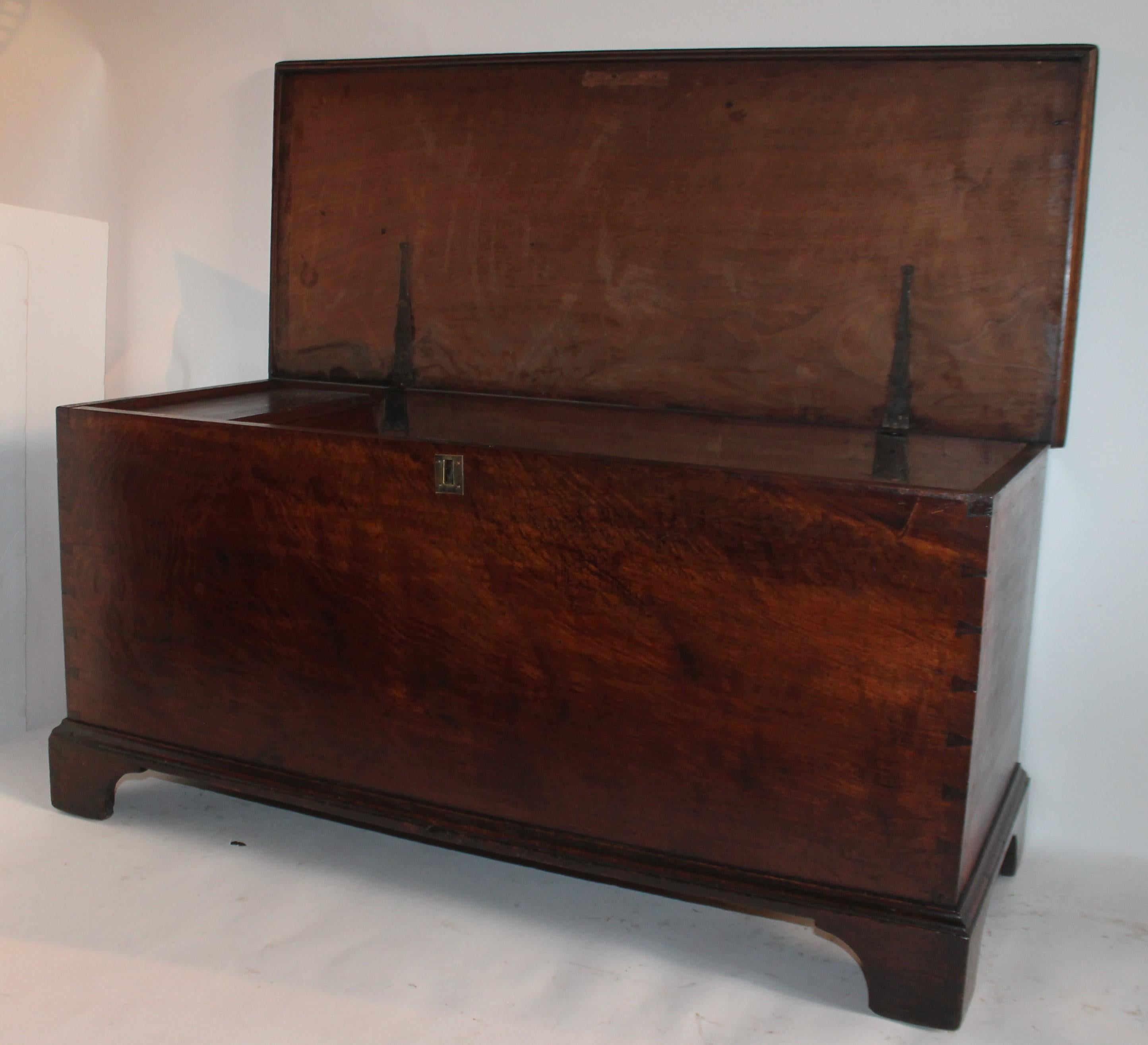 19th Century Blanket Chest in Walnut from Pennsylvania 4