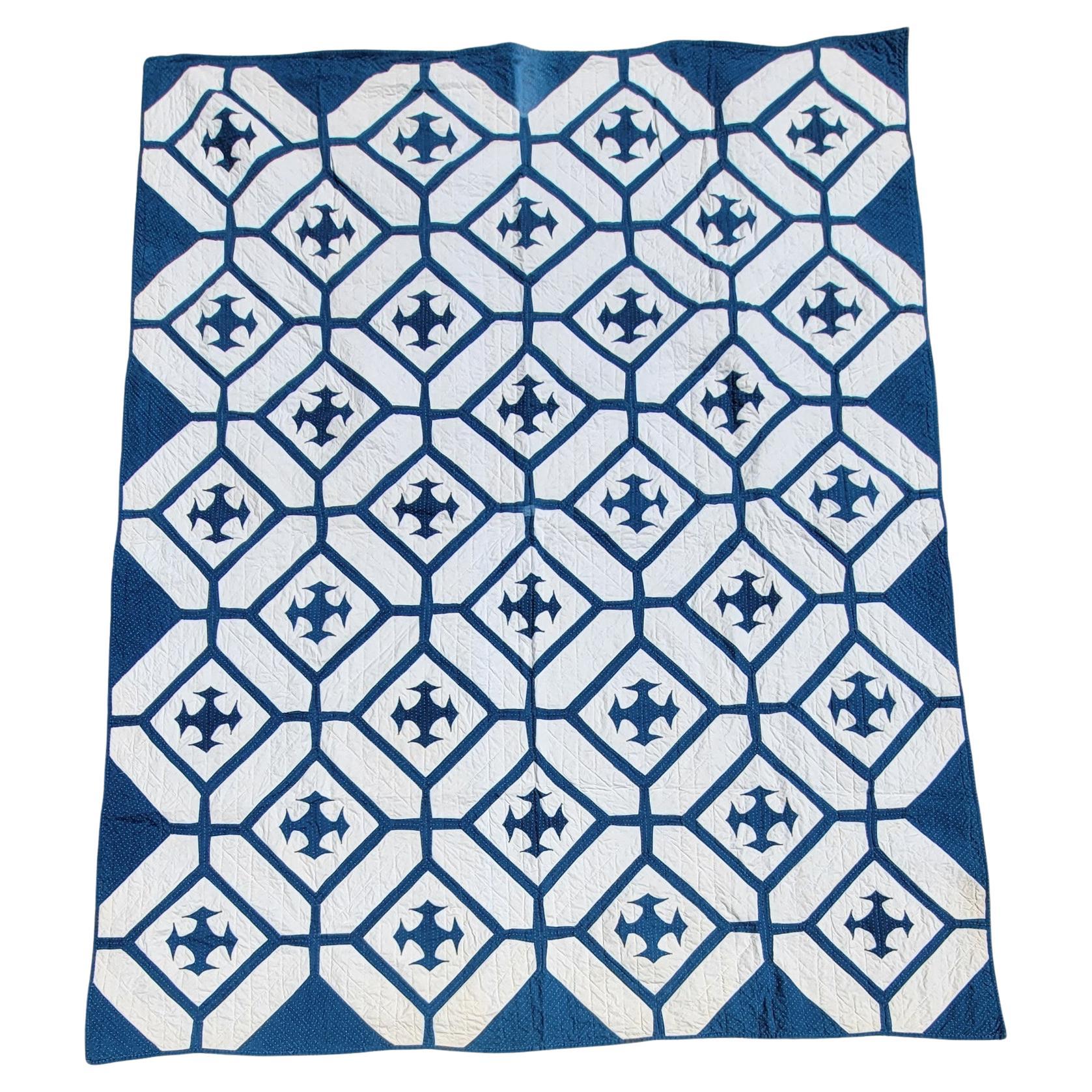 Trapunta geometrica bianca e blu del XIX secolo in vendita