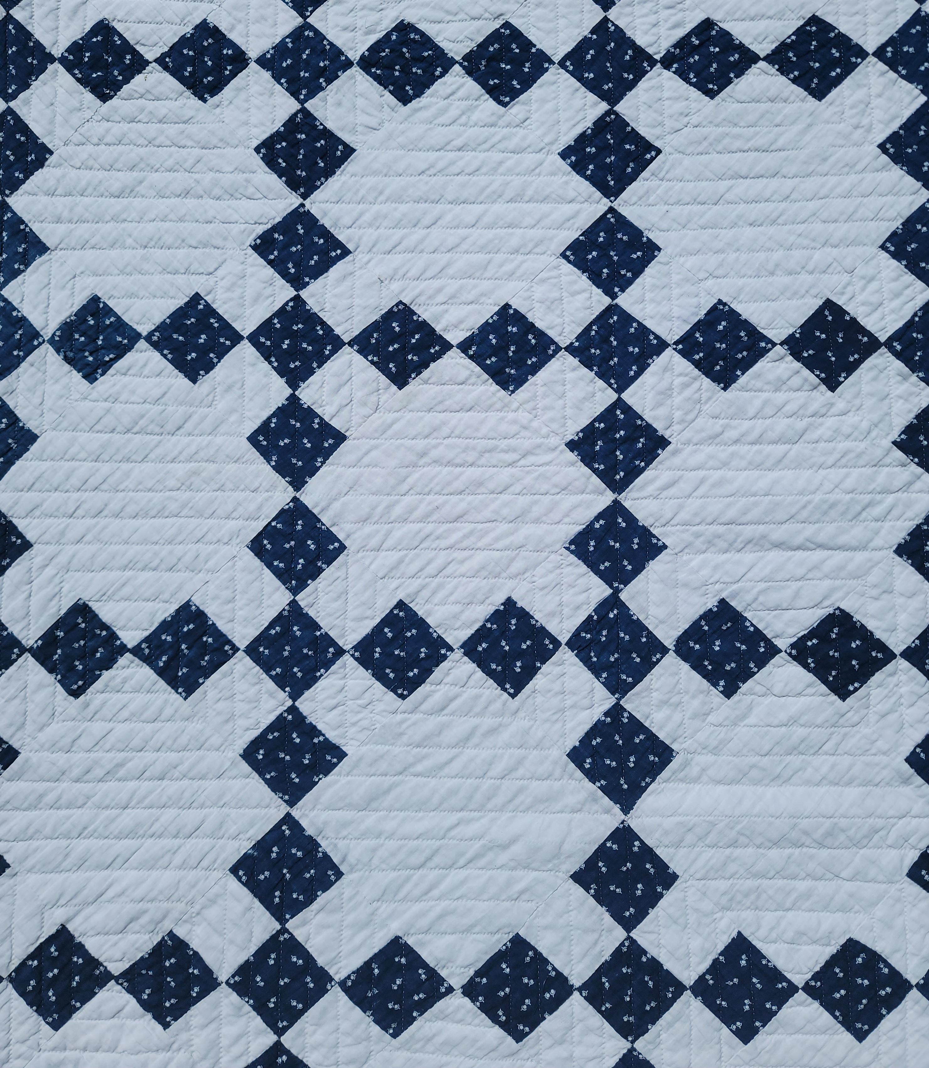 19Thc Irish chain blue & white quilt in pristine condition. This quilt was found in Pennsylvania.