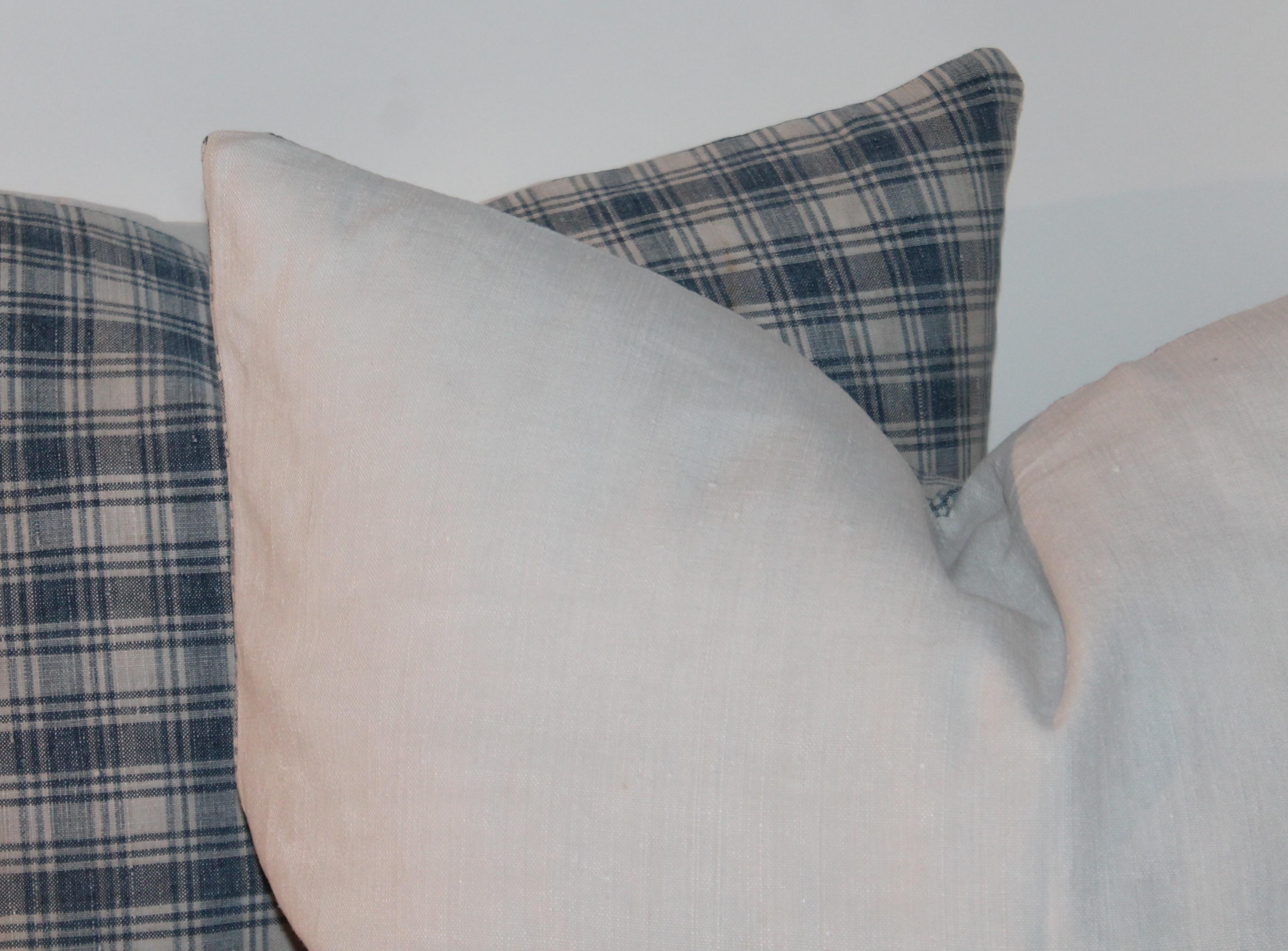 Hand-Crafted 19th Century Blue and White Linen Pillows, Pair For Sale