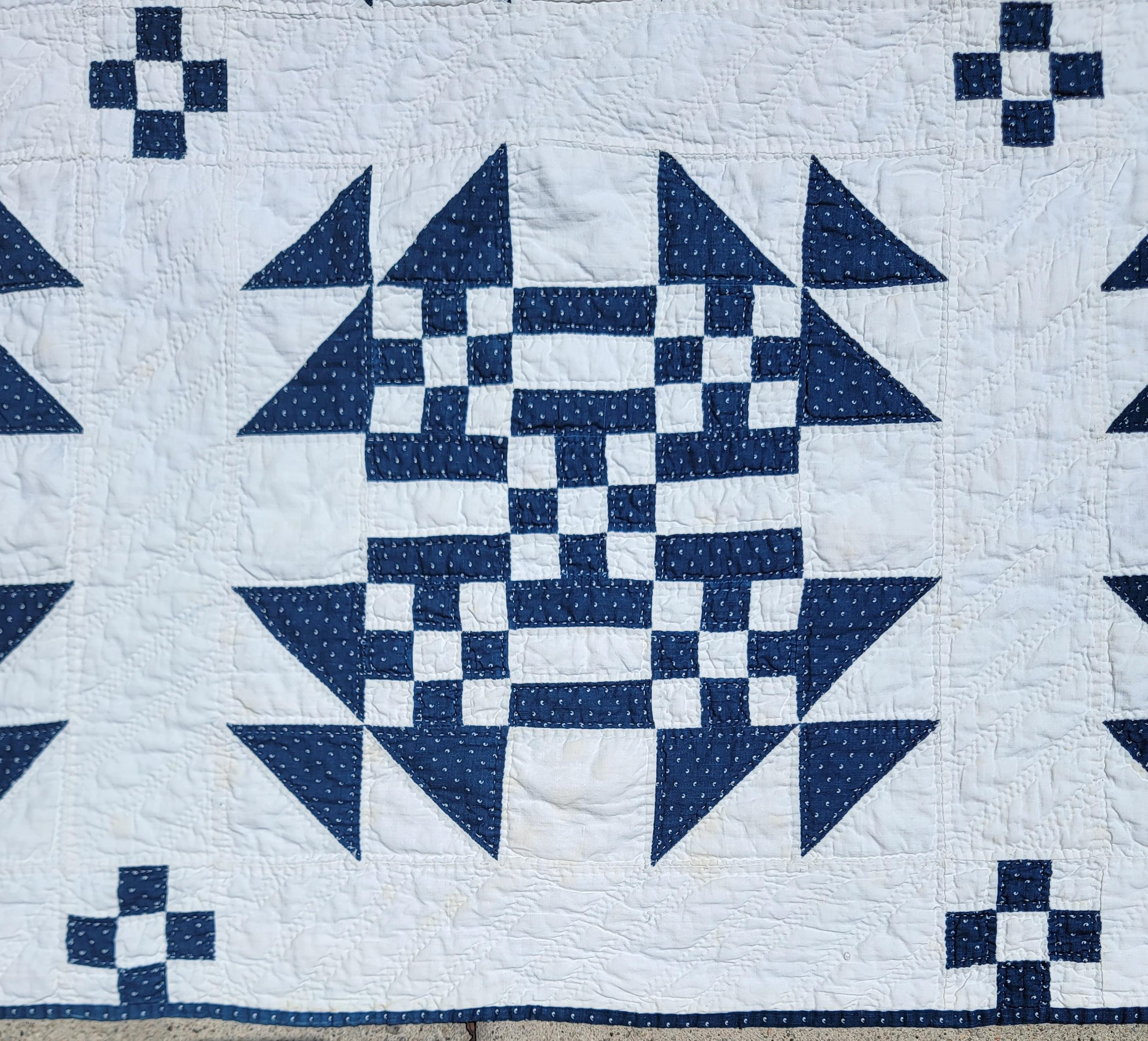 19thc Blue & White Postage Stamp Variation Quilt In Good Condition In Los Angeles, CA