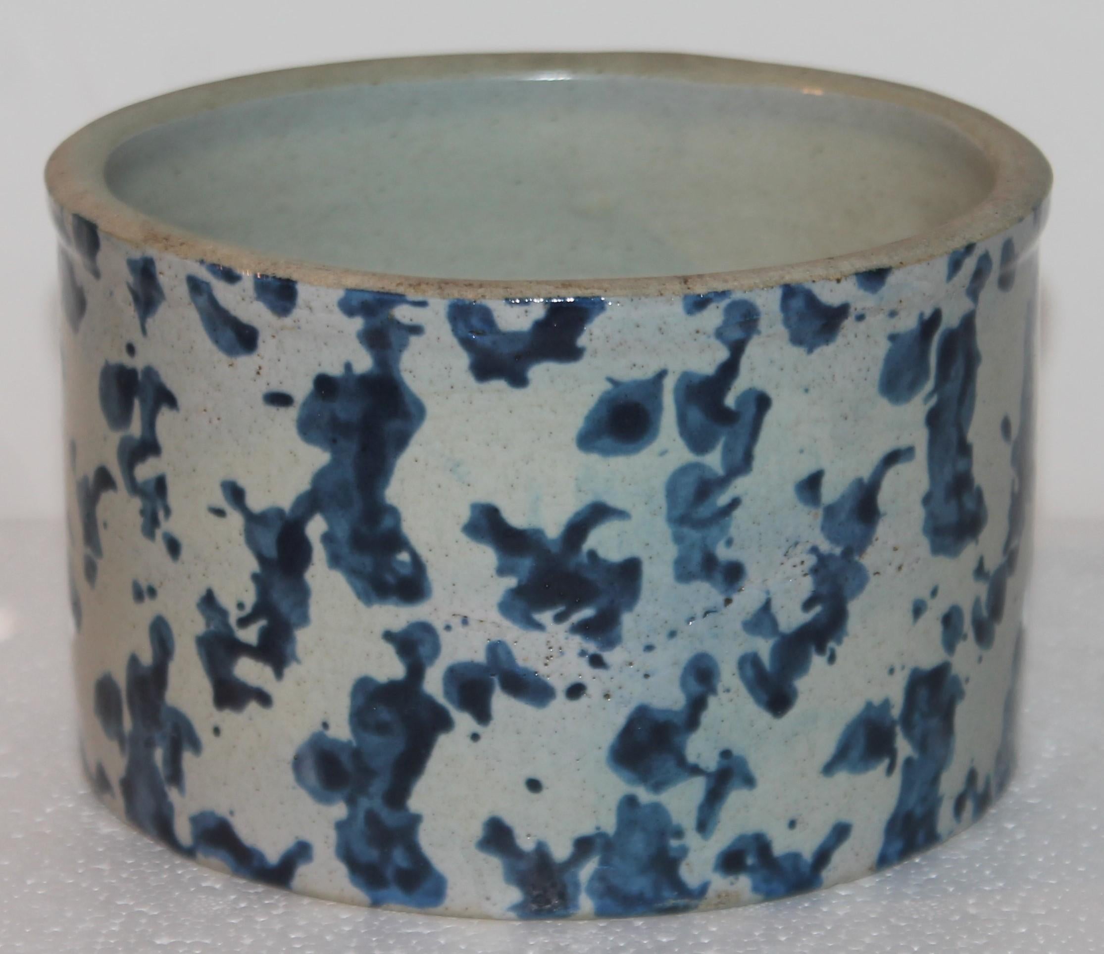 American 19Thc Blue & White Sponge Ware Pottery Butter Crocks, 4 For Sale