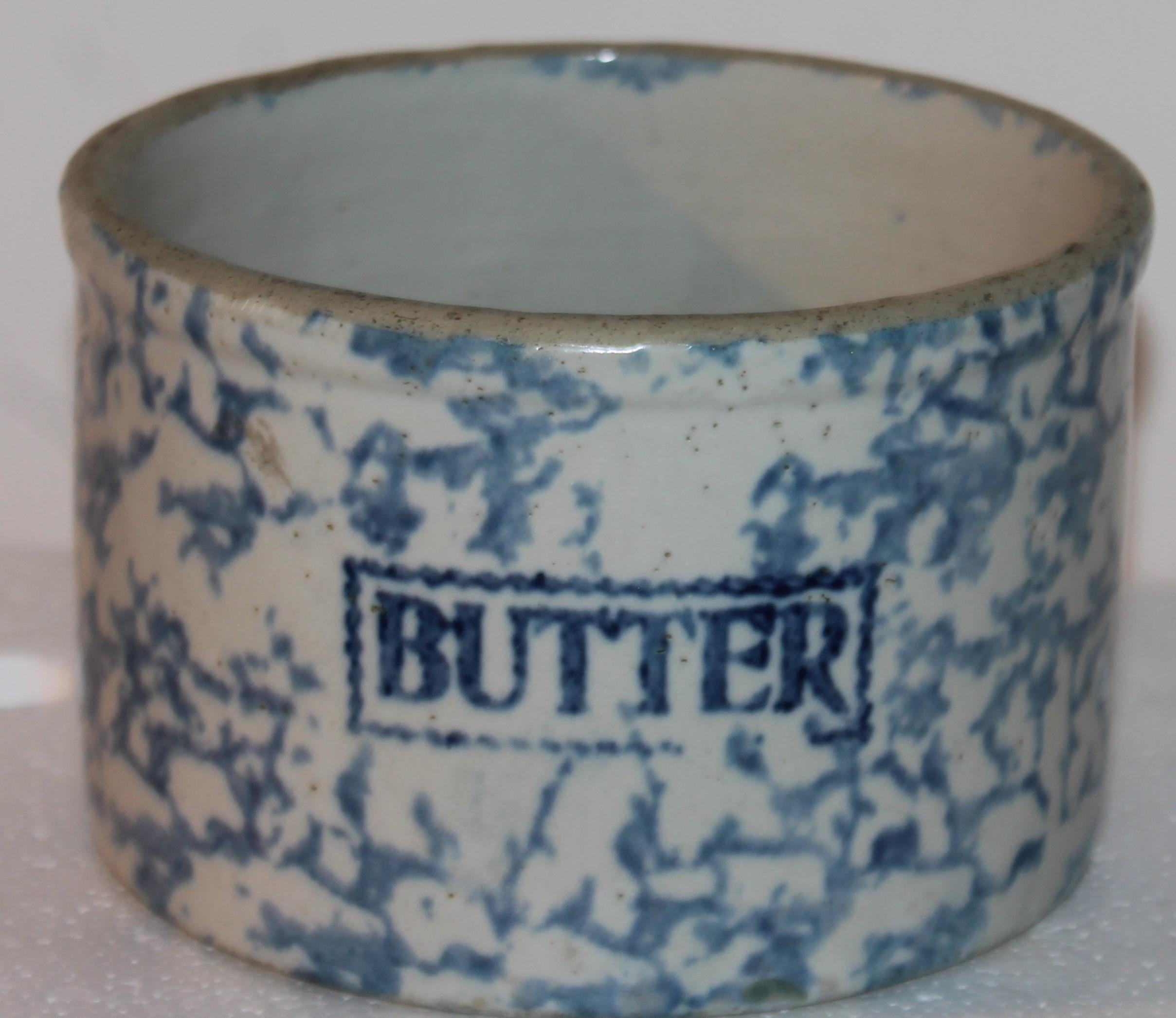 19Thc Blue & White Sponge Ware Pottery Butter Crocks, 4 In Good Condition For Sale In Los Angeles, CA