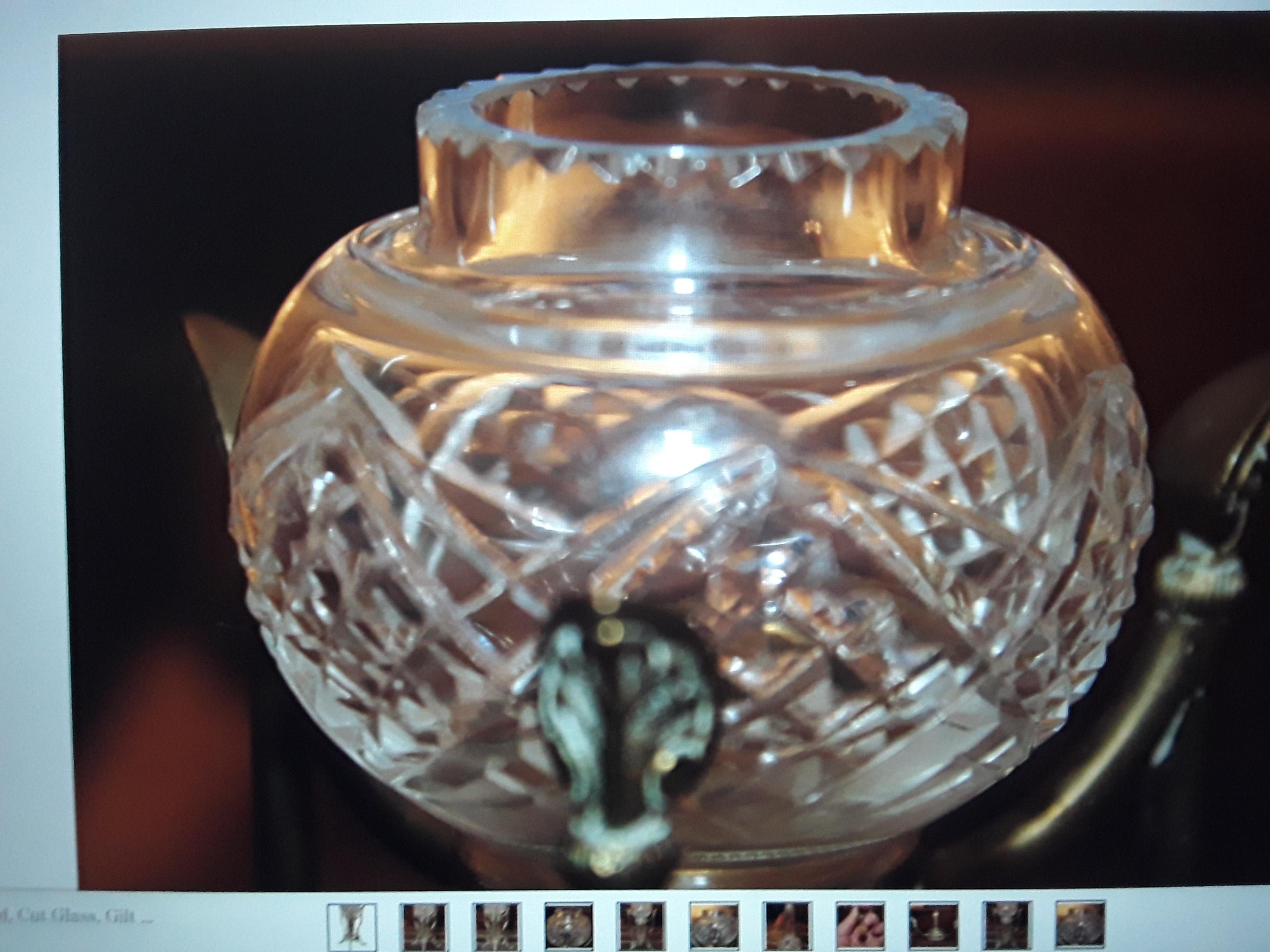Fin du XIXe siècle Vase/Epergne anglais Osler du 19ème siècle en bronze doré et cristal taillé signé en vente