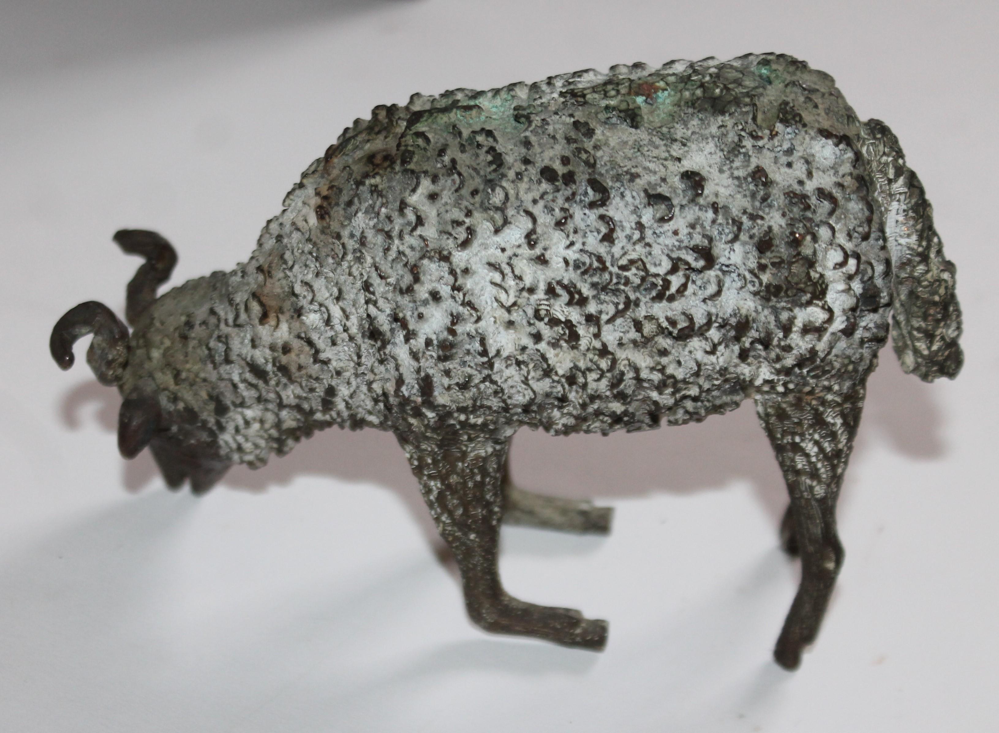 Américain sculpture artisanale de mouton en bronze du 19ème siècle en vente